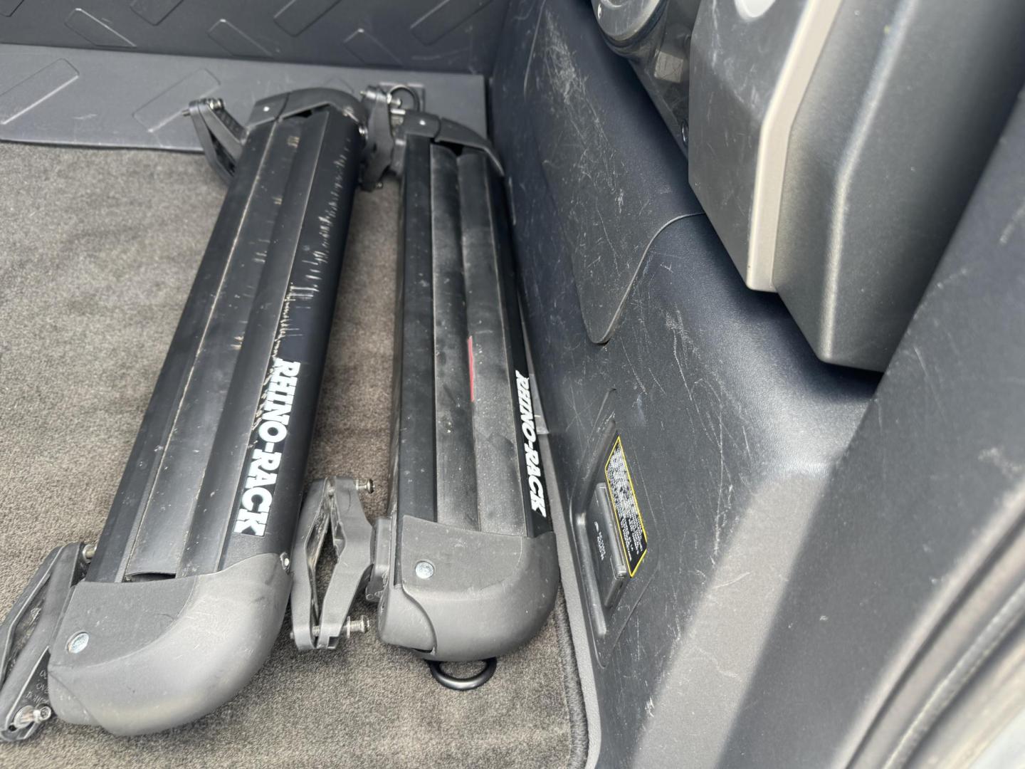 2007 Silver Toyota FJ Cruiser 4WD AT (JTEBU11F070) with an 3.4L V6 DOHC 24V engine, 5-Speed Automatic Overdrive transmission, located at 2190 Hwy 95, Bullhead City, AZ, 86442, (928) 704-0060, 0.000000, 0.000000 - On consignment. This *1 owner hard to find 2007 Toyota FJ CRuiser. in excellent condition. Professionally repainted. All service records. Custom tires/wheels. Has aftermarket rack. bumpers etc. No accidents. Non smoker. One of the best suvs ever for off roading. Free and clear Arizona title. Only at - Photo#18