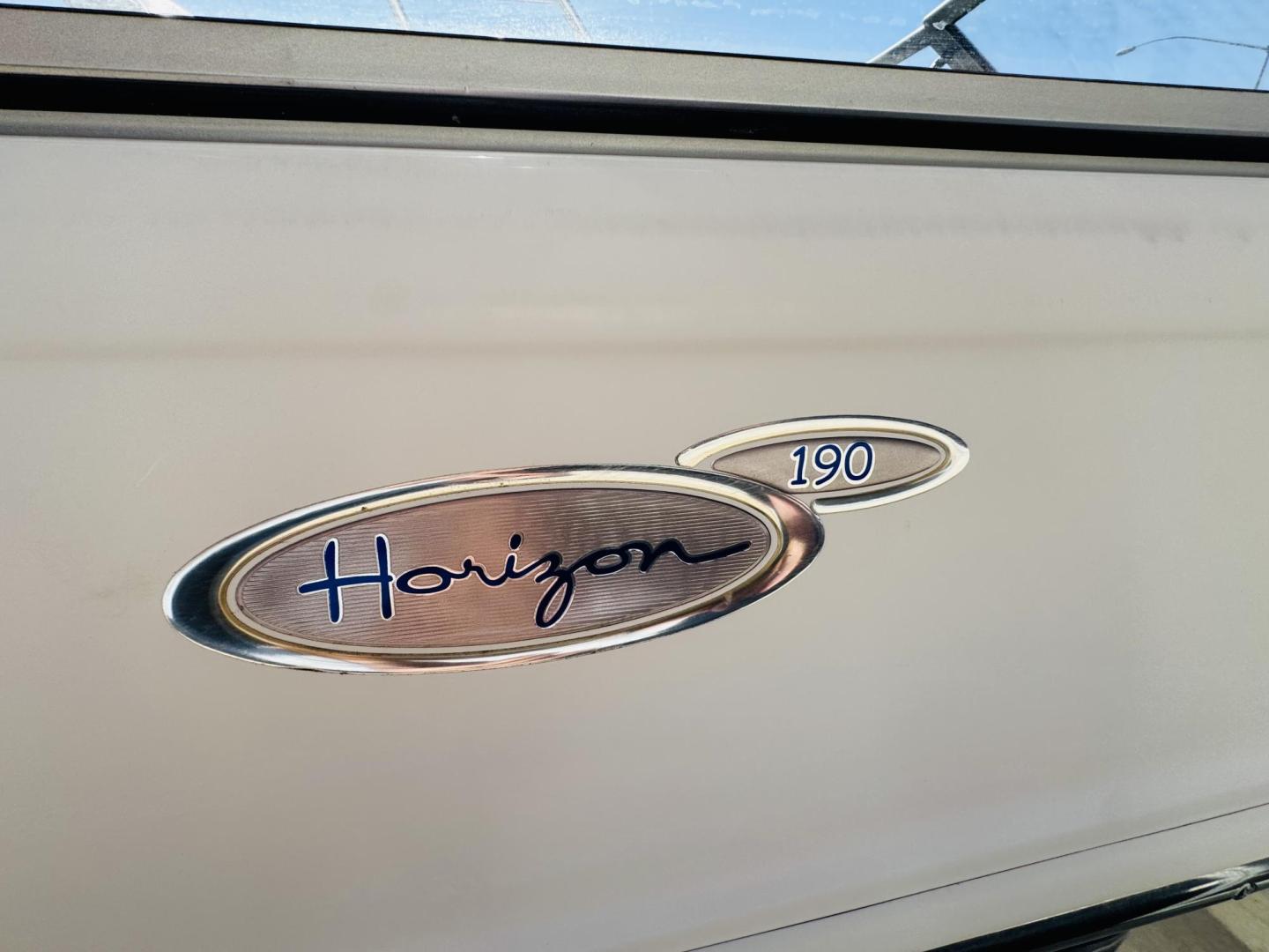 2004 White four winns Horizon 190 , located at 2190 Hwy 95, Bullhead City, AZ, 86442, (928) 704-0060, 0.000000, 0.000000 - 2004 Four winns Horizon 190. super clean 360 hours. Completely serviced. Wake board tower. bimini top . clean boat. stereo. always garaged. $13777 - Photo#3