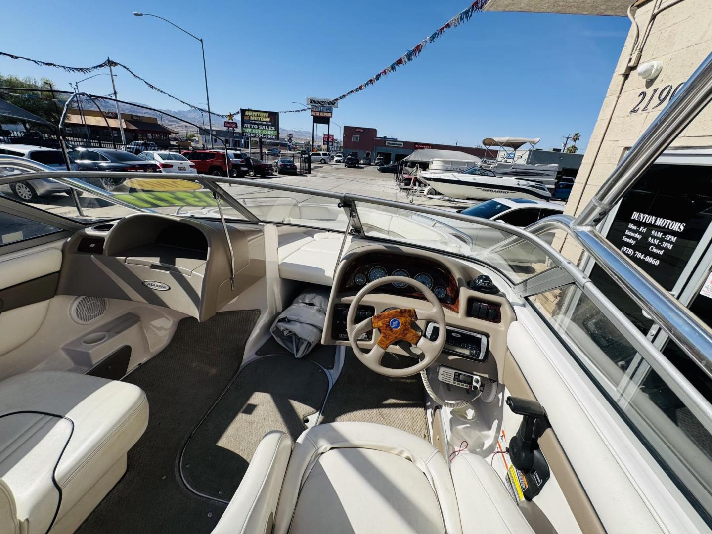 2004 White four winns Horizon 190 , located at 2190 Hwy 95, Bullhead City, AZ, 86442, (928) 704-0060, 0.000000, 0.000000 - 2004 Four winns Horizon 190. super clean 360 hours. Completely serviced. Wake board tower. bimini top . clean boat. stereo. always garaged. $13777 - Photo#4
