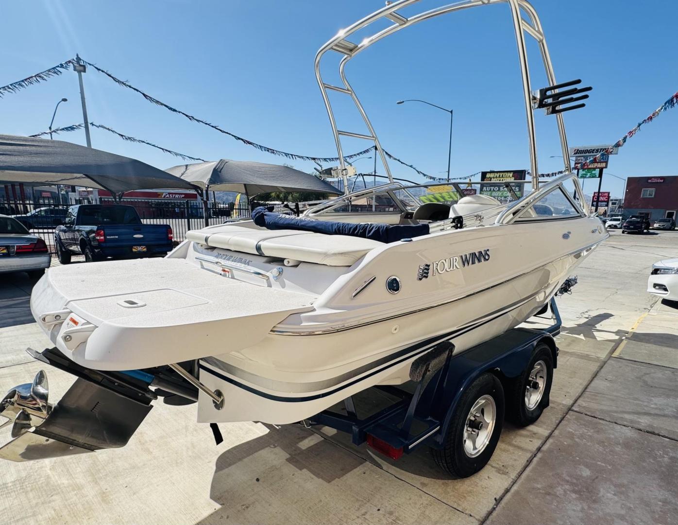 2004 White four winns Horizon 190 , located at 2190 Hwy 95, Bullhead City, AZ, 86442, (928) 704-0060, 0.000000, 0.000000 - 2004 Four winns Horizon 190. super clean 360 hours. Completely serviced. Wake board tower. bimini top . clean boat. stereo. always garaged. $13777 - Photo#12