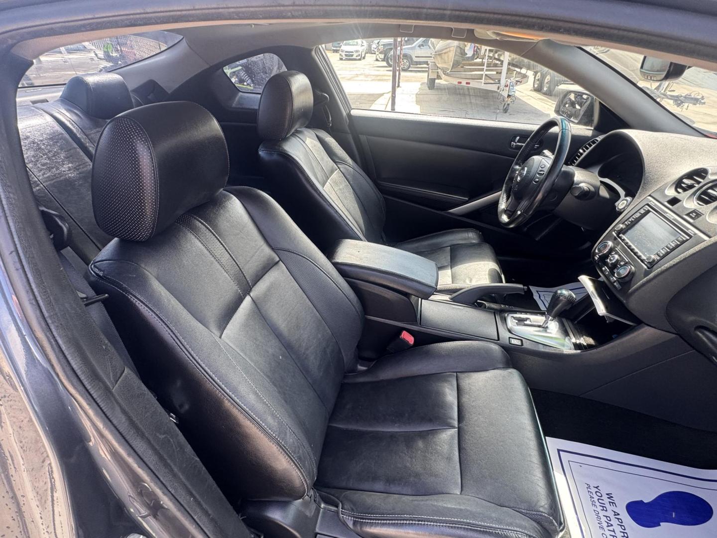 2012 Charcoal Nissan Altima 2.5 S , located at 2190 Hwy 95, Bullhead City, AZ, 86442, (928) 704-0060, 0.000000, 0.000000 - 2012 Nissan Altima 2.5 S . 105k miles .cold as . Leather , moonroof , navigation brand new tires Runs great . Free CARFAX . Free warranty . In house financing available - Photo#8