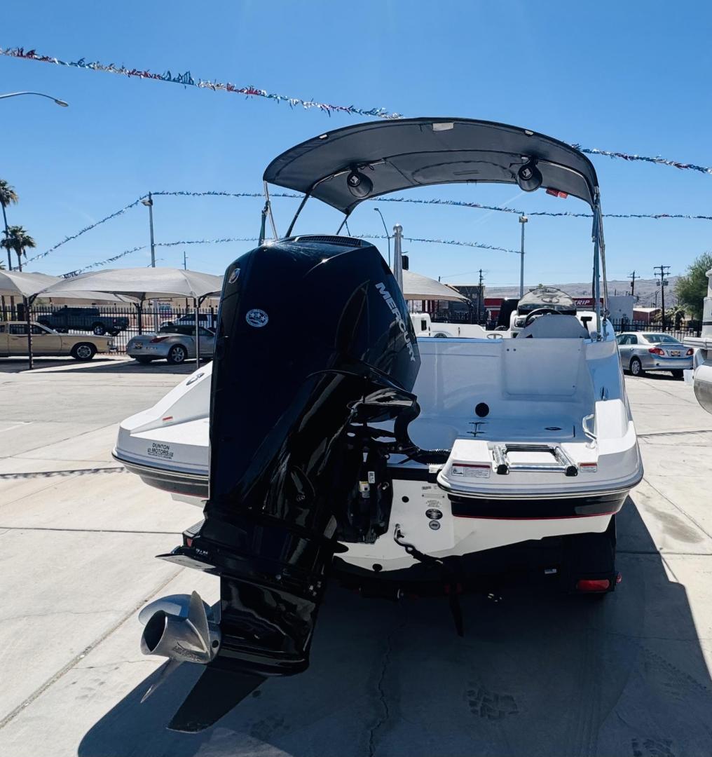 2022 White Tahoe 2150 , located at 2190 Hwy 95, Bullhead City, AZ, 86442, (928) 704-0060, 0.000000, 0.000000 - 1 owner 2022 Tahoe . Super clean custom stereo Bimini top full cover 38 hours . New tires . - Photo#3