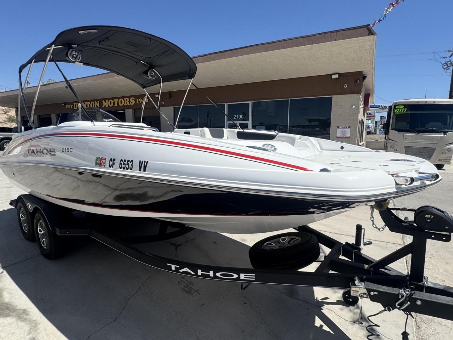 2022 White Tahoe 2150 , located at 2190 Hwy 95, Bullhead City, AZ, 86442, (928) 704-0060, 0.000000, 0.000000 - 1 owner 2022 Tahoe . Super clean custom stereo Bimini top full cover 38 hours . New tires . - Photo#5