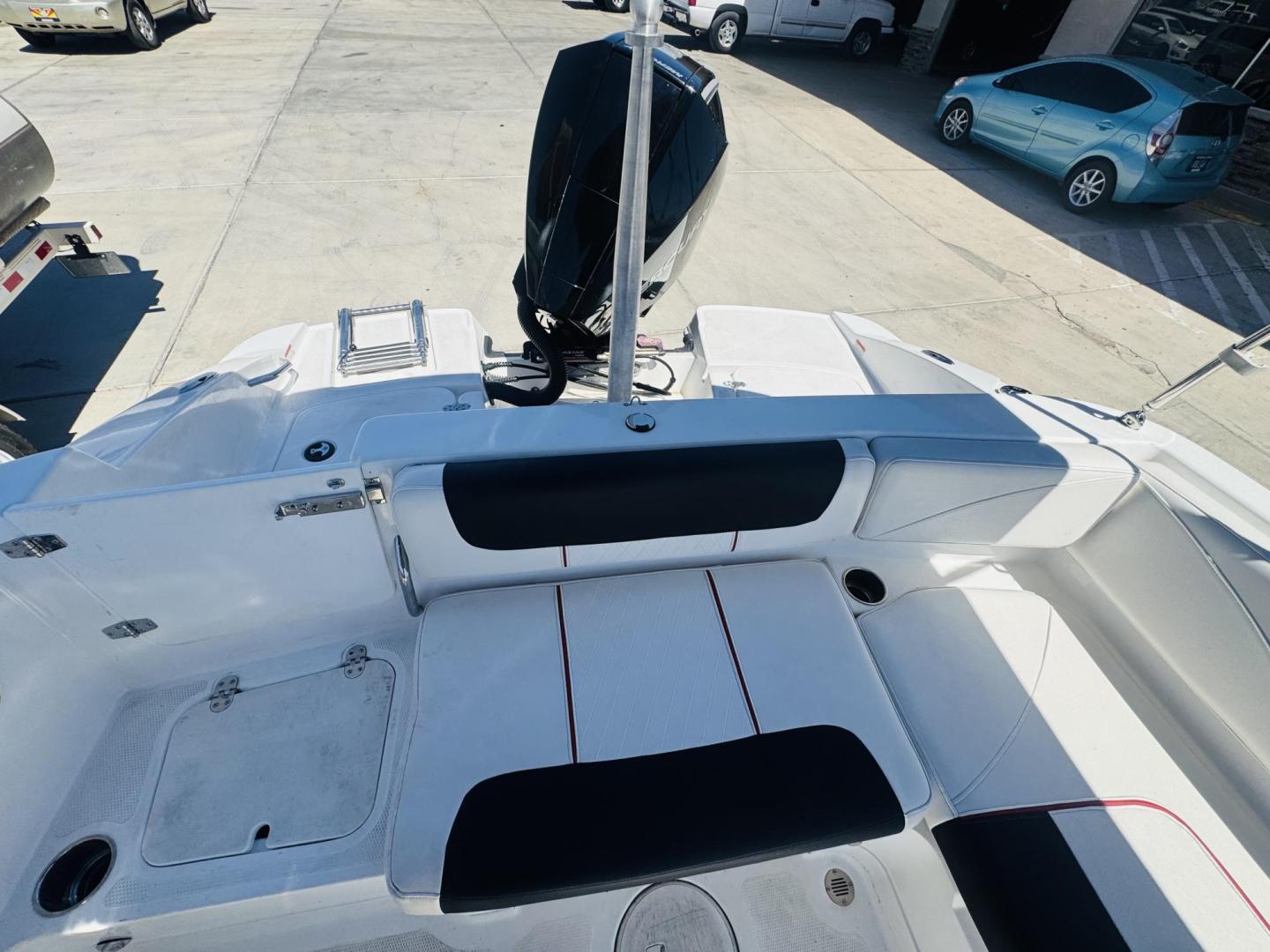2022 White Tahoe 2150 , located at 2190 Hwy 95, Bullhead City, AZ, 86442, (928) 704-0060, 0.000000, 0.000000 - 1 owner 2022 Tahoe . Super clean custom stereo Bimini top full cover 38 hours . New tires . - Photo#26