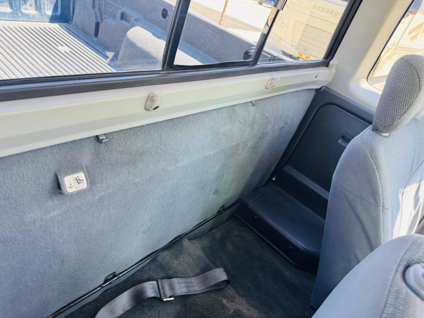 2001 Teal /Grey Nissan Frontier XE King Cab , located at 2190 Hwy 95, Bullhead City, AZ, 86442, (928) 704-0060, 0.000000, 0.000000 - 2001 NIssan Frontier truck. king cab. 2 wd. manual transmission. New transmission with warranty. brand new tires. 141k miles on engine. Runs and drives great. Ice cold AC. in house financing available. all new ac system. new compressor, dryer , condensor etc. free warranty on truck and a/c system. - Photo#6