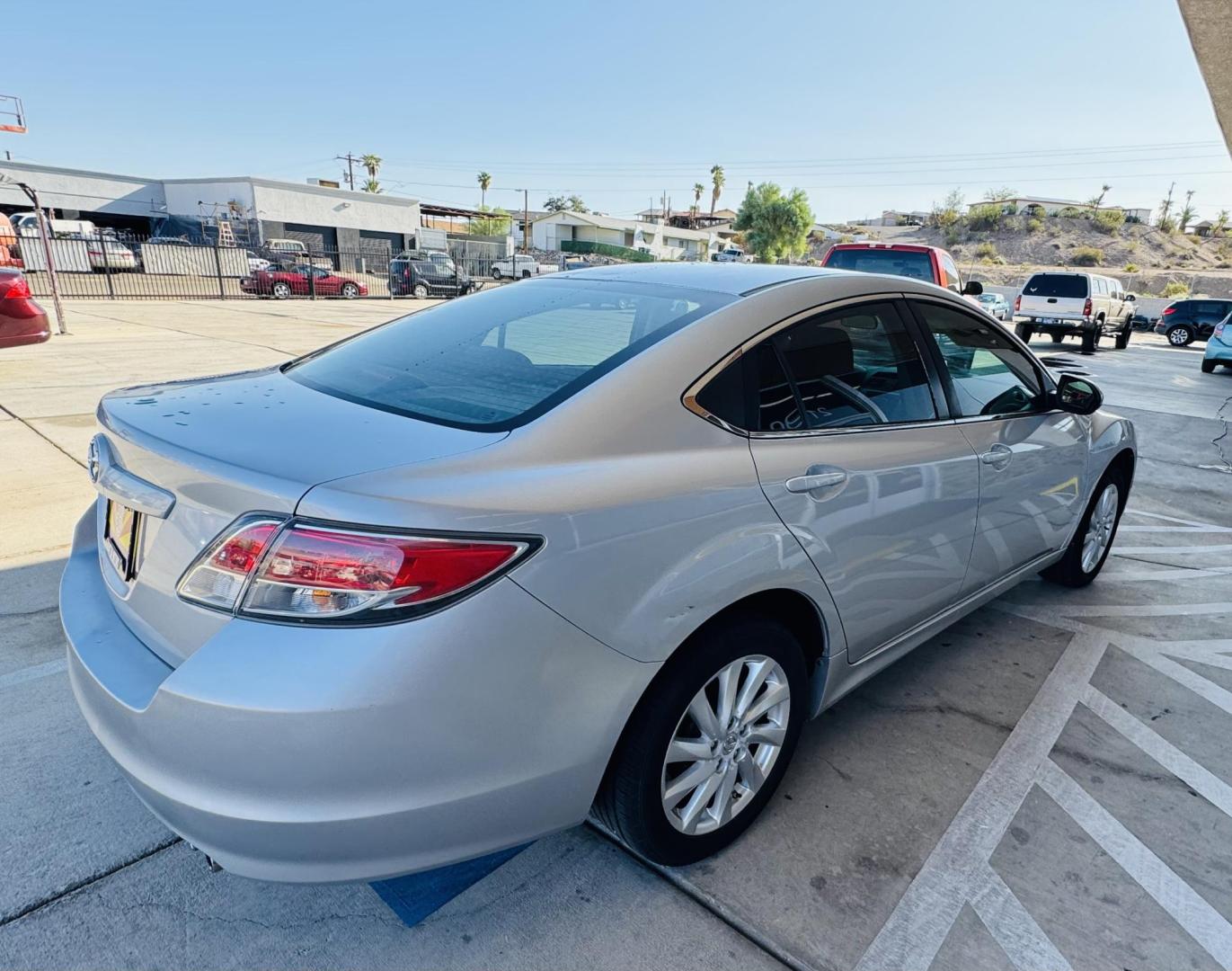 2012 Silver Mazda MAZDA6 I Touring (1YVHZ8DH3C5) with an 2.5L L4 DOHC 16V engine, 6-Speed Automatic transmission, located at 2190 Hwy 95, Bullhead City, AZ, 86442, (928) 704-0060, 0.000000, 0.000000 - Photo#8