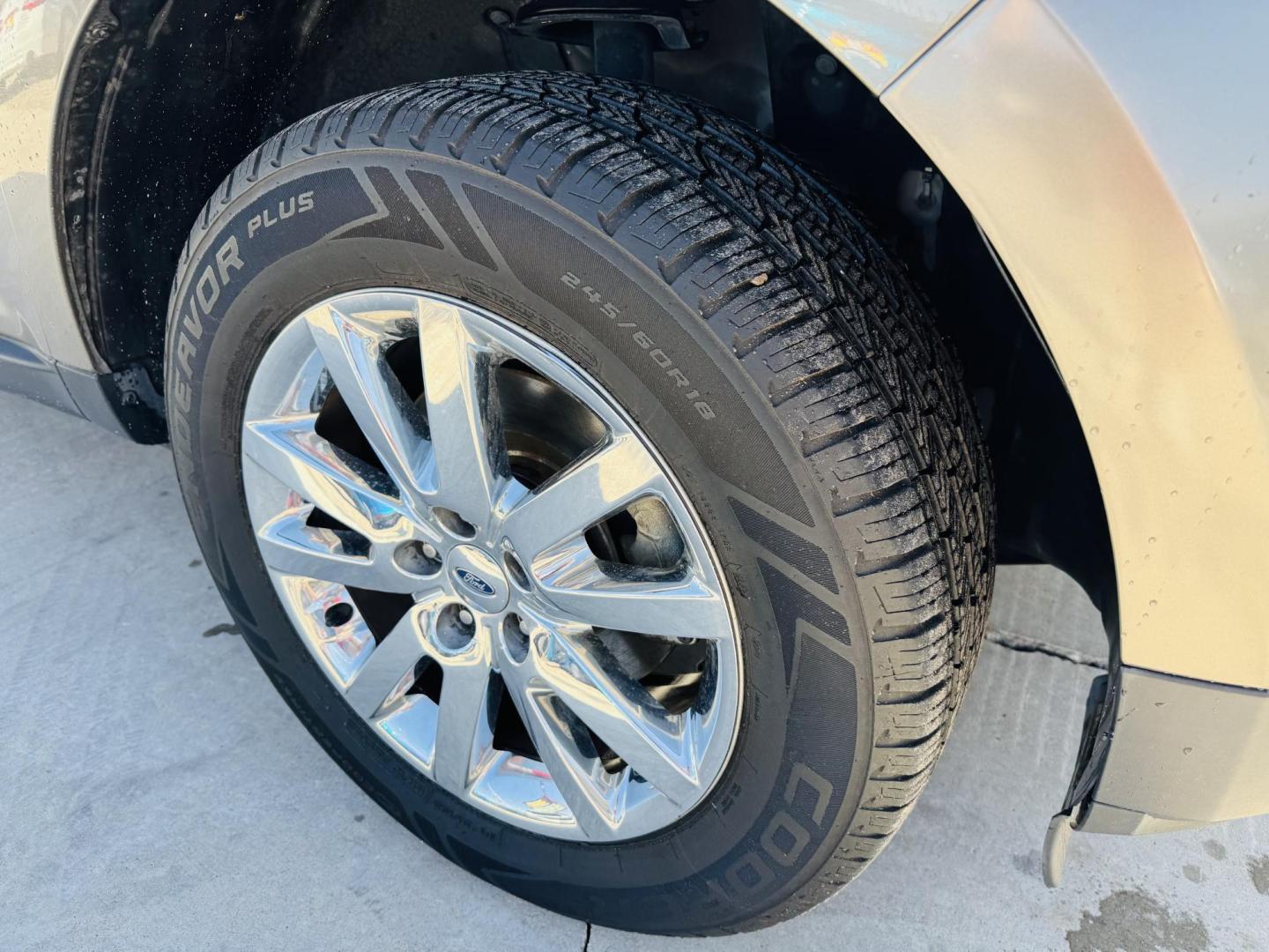 2013 Bronze Ford Edge Limited FWD (2FMDK3KC9DB) with an 3.5L V6 DOHC 24V engine, 6-Speed Automatic transmission, located at 2190 Hwy 95, Bullhead City, AZ, 86442, (928) 704-0060, 0.000000, 0.000000 - Photo#5