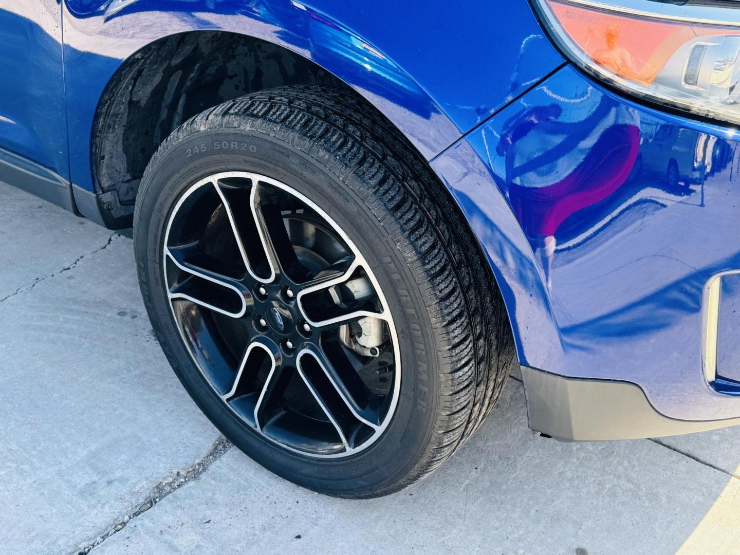 2013 dark blue metallic Ford Edge SEL FWD (2FMDK3JC2DB) with an 3.5L V6 DOHC 24V engine, 6-Speed Automatic transmission, located at 2190 Hwy 95, Bullhead City, AZ, 86442, (928) 704-0060, 0.000000, 0.000000 - Photo#4