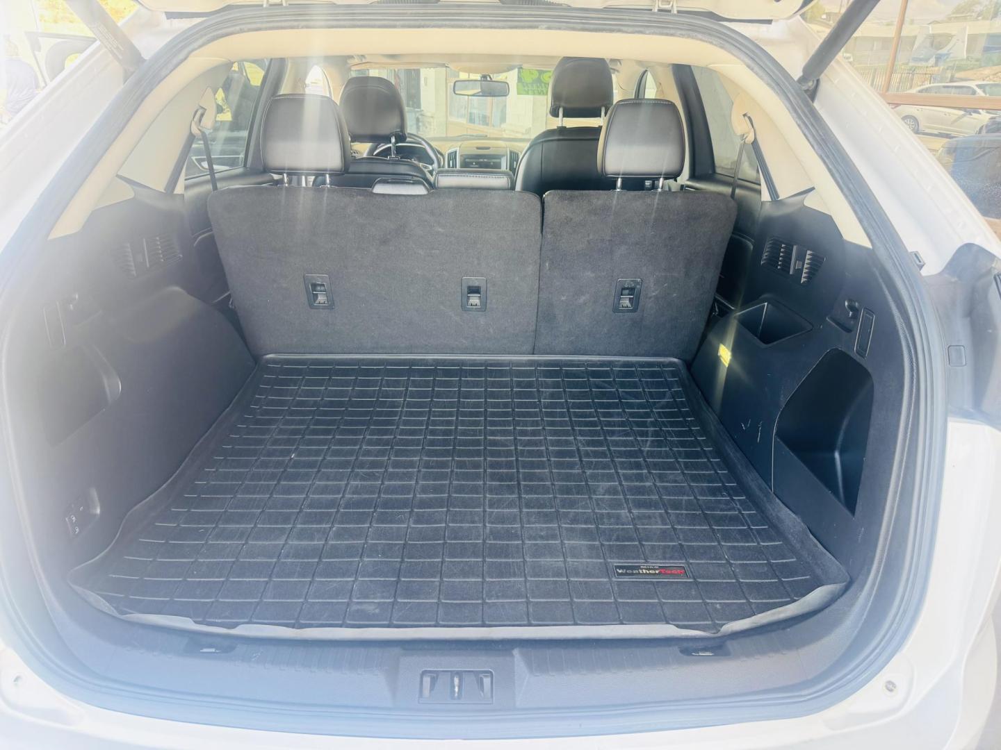 2015 White Ford Edge SEL AWD (2FMTK4J84FB) with an 3.5L V6 DOHC 24V engine, 6-Speed Automatic transmission, located at 2190 Hwy 95, Bullhead City, AZ, 86442, (928) 704-0060, 0.000000, 0.000000 - Photo#22