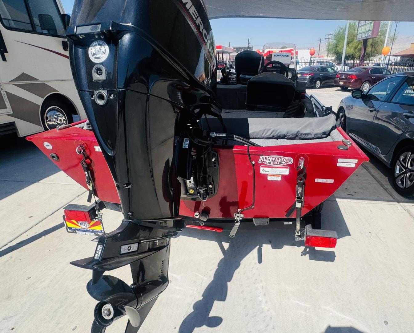 2022 Red Tracker Marine Bass tracker classic XL , located at 2190 Hwy 95, Bullhead City, AZ, 86442, (928) 704-0060, 0.000000, 0.000000 - On consignment. 2022 Bass tracker Classic XL. 16ft. 50 mercury 4 stroke engine. livewell . bimini top. pole holder. fish finder, trolling motor. Runs great. less than 50hours on it. Free and clear title. great running fishing boat with trailer. - Photo#11