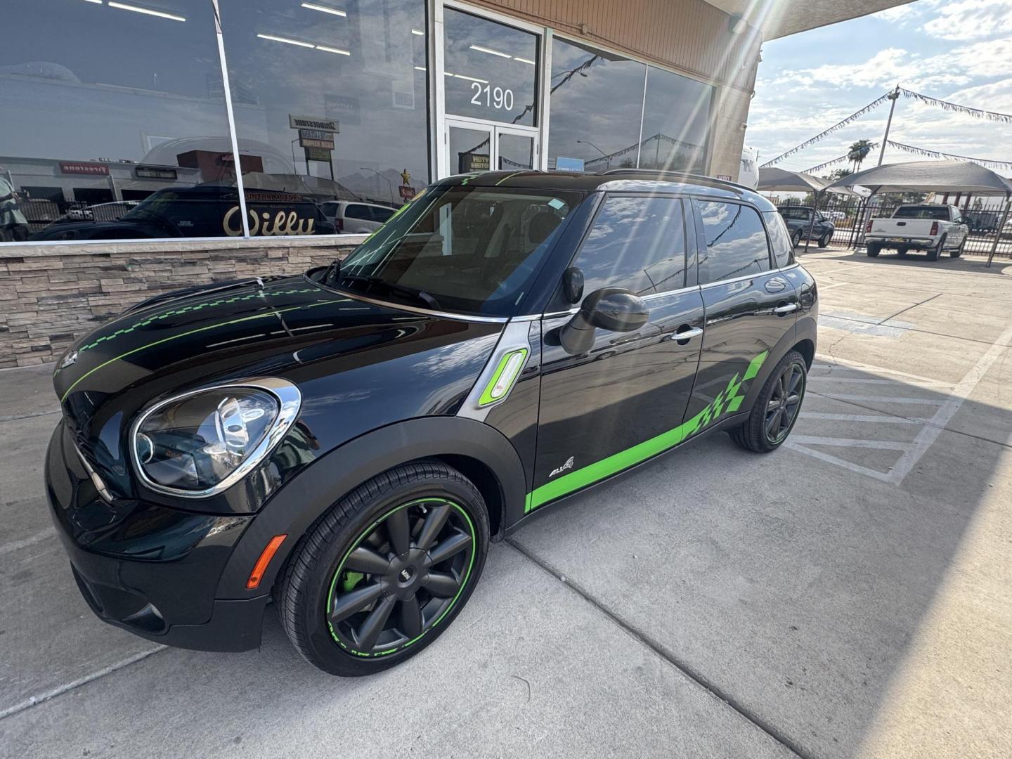 2013 Charcoal Mini Countryman S ALL4 (WMWZC5C57DW) with an 1.6L L4 DOHC 16V TURBO engine, located at 2190 Hwy 95, Bullhead City, AZ, 86442, (928) 704-0060, 0.000000, 0.000000 - 2013 mini cooper S all 4 edition. custom lime green interior trimmed racing seats. clean carfax. automatic, leather loaded. cool car lots of fun to drive. 63k miles - Photo#15
