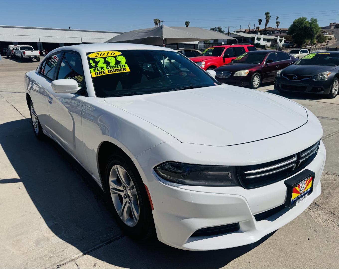 2016 White Dodge Charger SE (2C3CDXBG2GH) with an 3.6L V6 DOHC 24V engine, 8A transmission, located at 2190 Hwy 95, Bullhead City, AZ, 86442, (928) 704-0060, 0.000000, 0.000000 - 2016 Dodge Charger SE. 1 owner clean carfax. no accidents. Completely serviced. Free warranty. free carfax, financing available. - Photo#1
