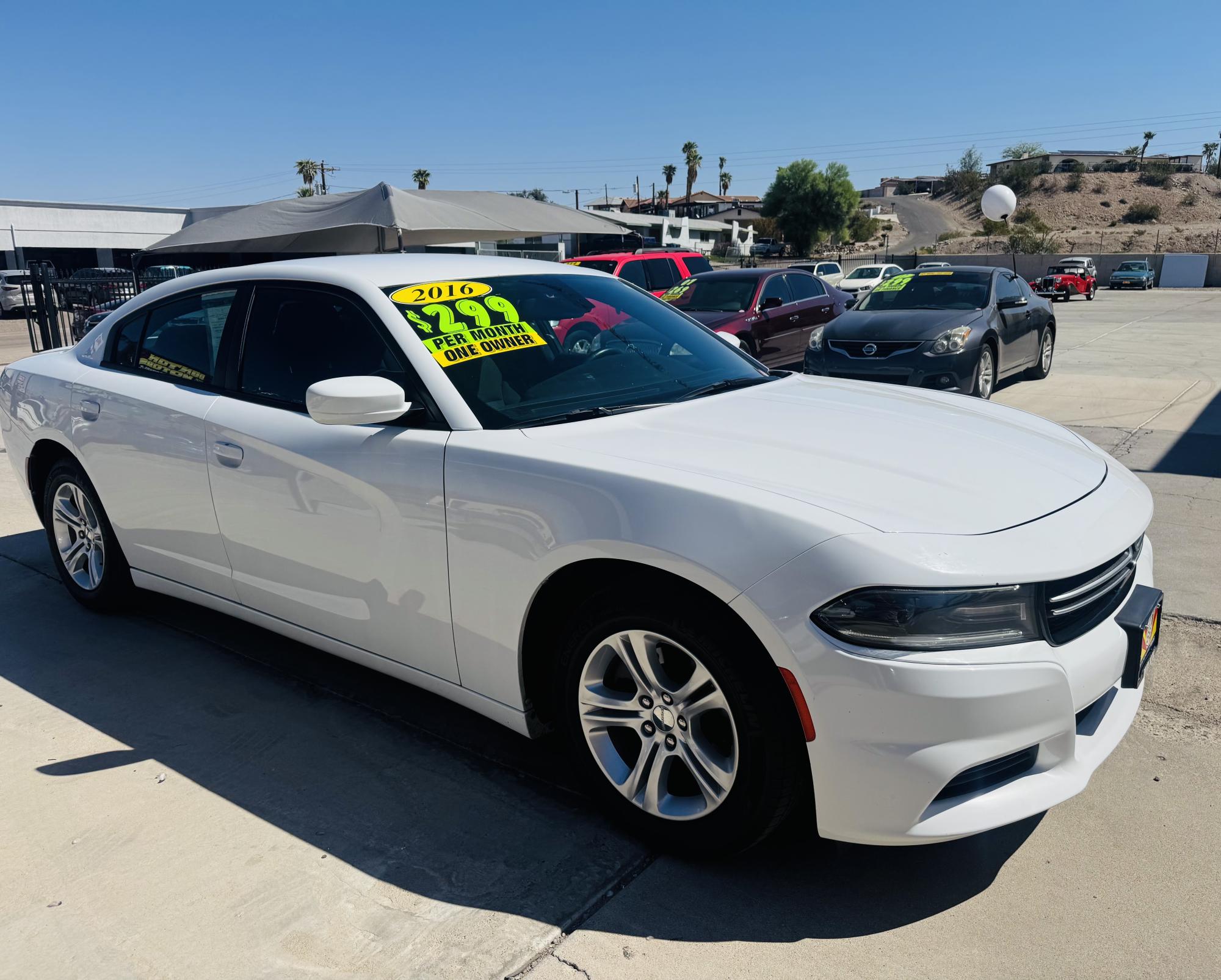 photo of 2016 Dodge Charger SE