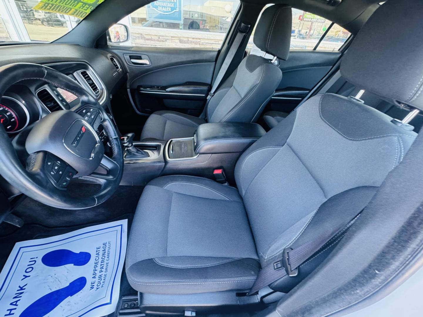 2016 White Dodge Charger SE (2C3CDXBG2GH) with an 3.6L V6 DOHC 24V engine, 8A transmission, located at 2190 Hwy 95, Bullhead City, AZ, 86442, (928) 704-0060, 0.000000, 0.000000 - 2016 Dodge Charger SE. 1 owner clean carfax. no accidents. Completely serviced. Free warranty. free carfax, financing available. - Photo#5