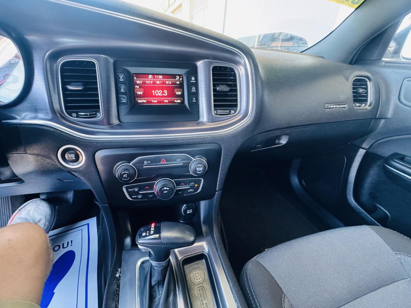 2016 White Dodge Charger SE (2C3CDXBG2GH) with an 3.6L V6 DOHC 24V engine, 8A transmission, located at 2190 Hwy 95, Bullhead City, AZ, 86442, (928) 704-0060, 0.000000, 0.000000 - 2016 Dodge Charger SE. 1 owner clean carfax. no accidents. Completely serviced. Free warranty. free carfax, financing available. - Photo#6