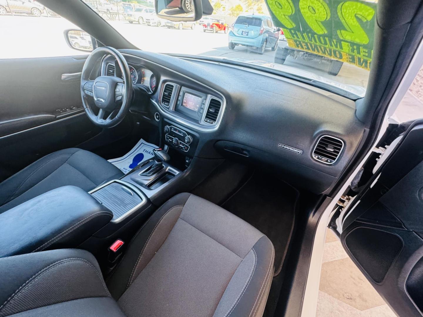2016 White Dodge Charger SE (2C3CDXBG2GH) with an 3.6L V6 DOHC 24V engine, 8A transmission, located at 2190 Hwy 95, Bullhead City, AZ, 86442, (928) 704-0060, 0.000000, 0.000000 - 2016 Dodge Charger SE. 1 owner clean carfax. no accidents. Completely serviced. Free warranty. free carfax, financing available. - Photo#8