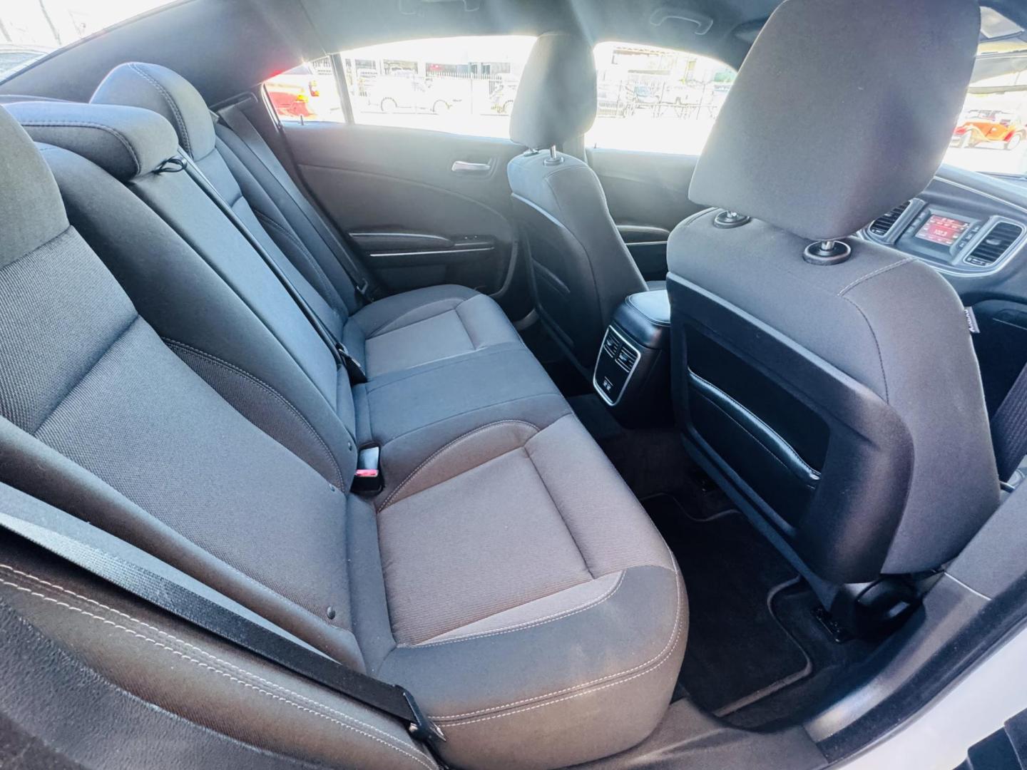 2016 White Dodge Charger SE (2C3CDXBG2GH) with an 3.6L V6 DOHC 24V engine, 8A transmission, located at 2190 Hwy 95, Bullhead City, AZ, 86442, (928) 704-0060, 0.000000, 0.000000 - 2016 Dodge Charger SE. 1 owner clean carfax. no accidents. Completely serviced. Free warranty. free carfax, financing available. - Photo#11