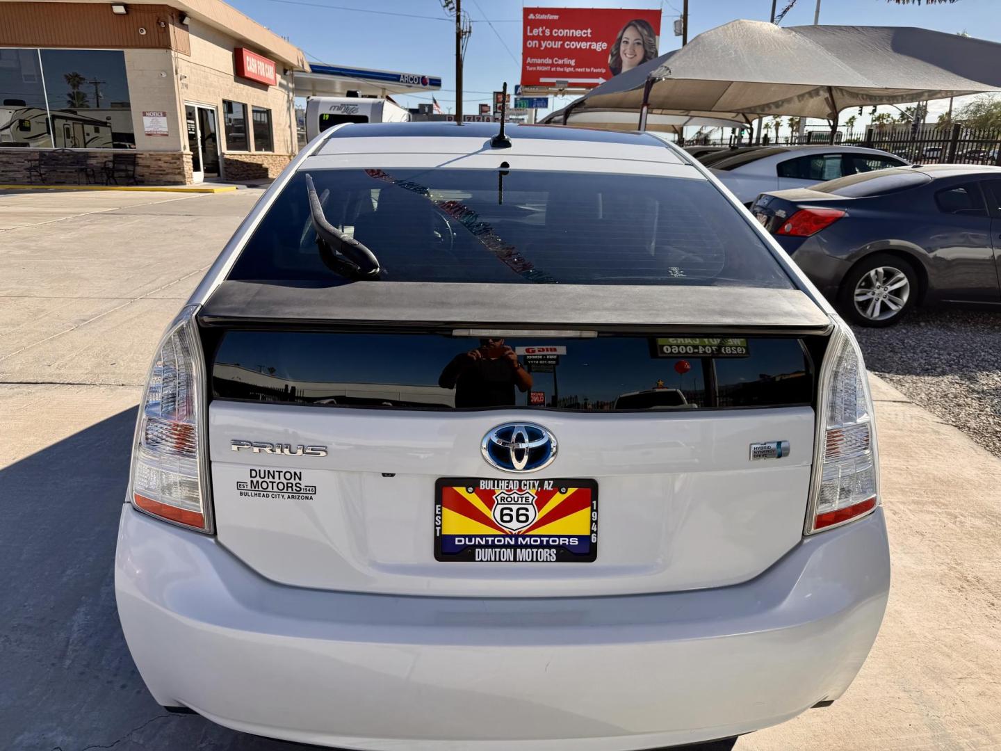 2010 White Toyota Prius Prius II (JTDKN3DU7A0) with an 1.8L L4 DOHC 16V engine, Continuously Variable Transmisson transmission, located at 2190 Hwy 95, Bullhead City, AZ, 86442, (928) 704-0060, 0.000000, 0.000000 - 1 owner. super clean. free carfax. free warranty. over 45 MPG. - Photo#4