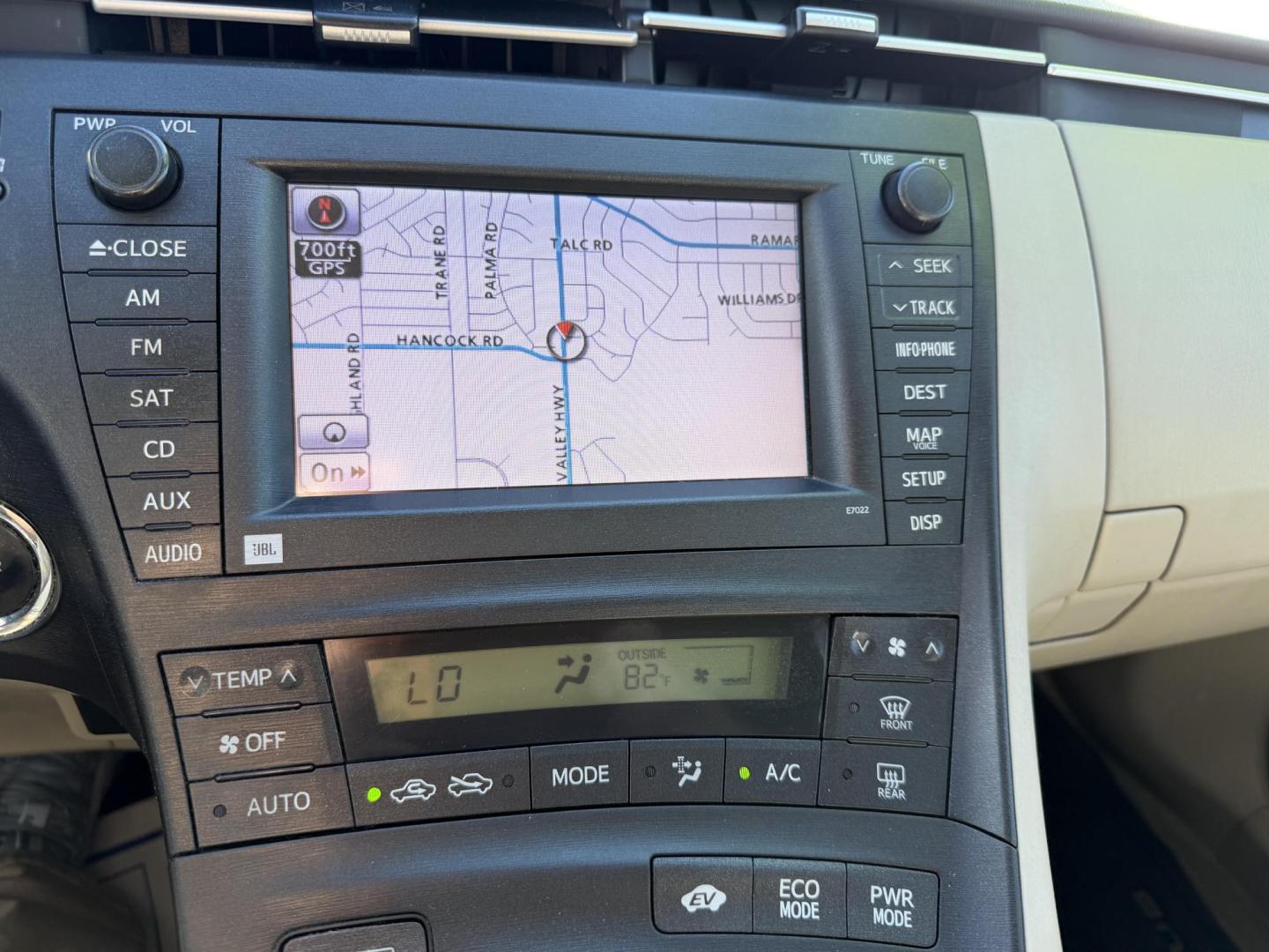 2010 White Toyota Prius Prius II (JTDKN3DU7A0) with an 1.8L L4 DOHC 16V engine, Continuously Variable Transmisson transmission, located at 2190 Hwy 95, Bullhead City, AZ, 86442, (928) 704-0060, 0.000000, 0.000000 - 1 owner. super clean. free carfax. free warranty. over 45 MPG. - Photo#8