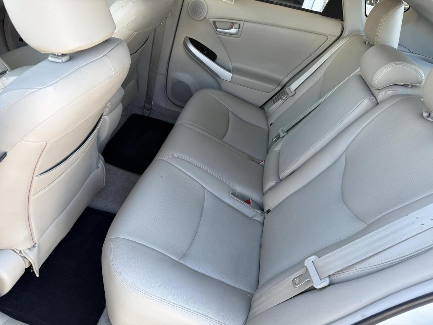 2010 White Toyota Prius Prius II (JTDKN3DU7A0) with an 1.8L L4 DOHC 16V engine, Continuously Variable Transmisson transmission, located at 2190 Hwy 95, Bullhead City, AZ, 86442, (928) 704-0060, 0.000000, 0.000000 - 1 owner. super clean. free carfax. free warranty. over 45 MPG. - Photo#17