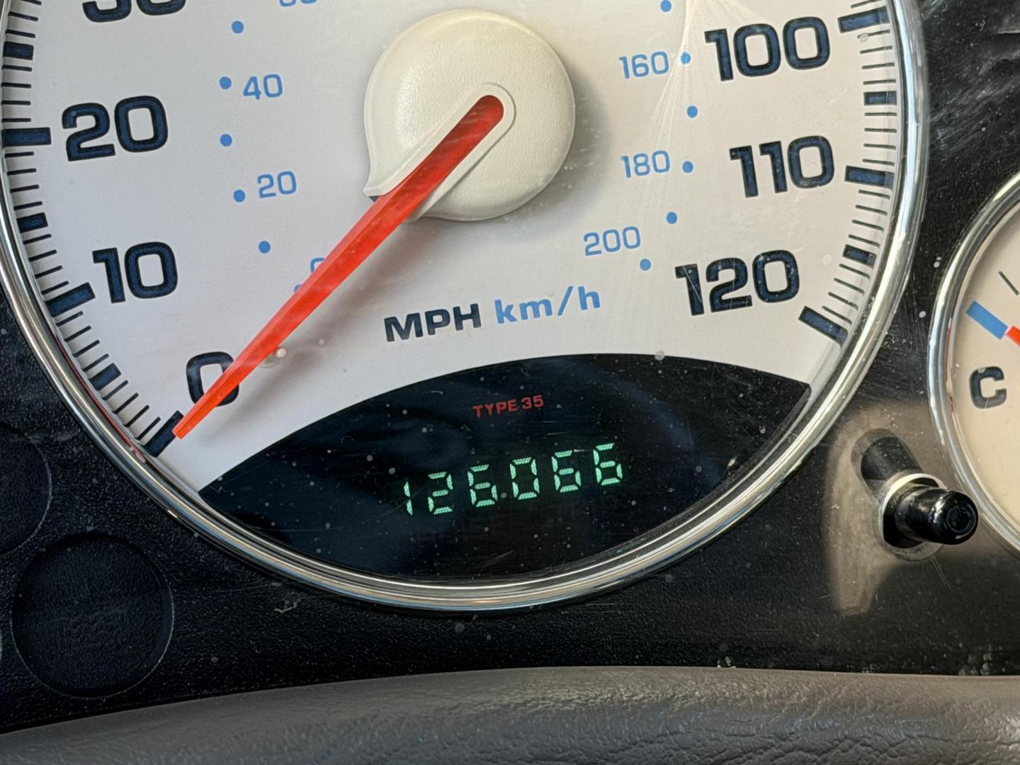 2004 Gold Jeep Liberty Limited 4WD (1J4GL58KX4W) with an 3.7L V6 SOHC 12V engine, 4-Speed Automatic Overdrive transmission, located at 2190 Hwy 95, Bullhead City, AZ, 86442, (928) 704-0060, 0.000000, 0.000000 - Photo#7