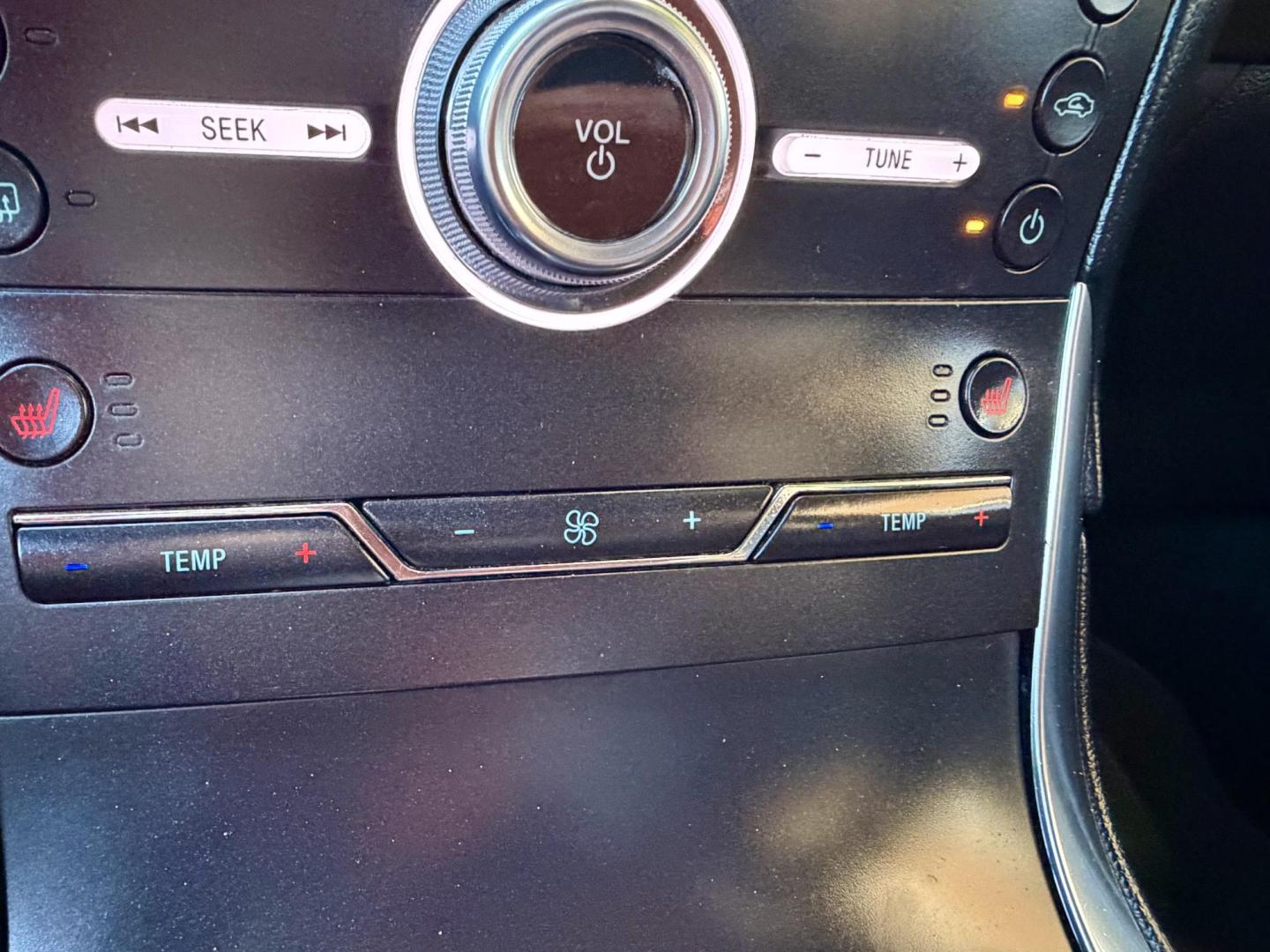 2019 Blue metallic /black Ford Edge Sport AWD (2FMPK4AP2KB) with an 2.7L V6 DOCH 24V engine, 6A transmission, located at 2190 Hwy 95, Bullhead City, AZ, 86442, (928) 704-0060, 0.000000, 0.000000 - 2019 Ford Edge. All wheel drive. 1 owner. only 74k miles. Elderly owned. Fully loaded. leather, moonroof, heater and cooled seats. backup camera, free carfax, free warranty. custom front sports bra , seat covers, dash matt. this customer took excellent care of this super clean great running SUV. own - Photo#29