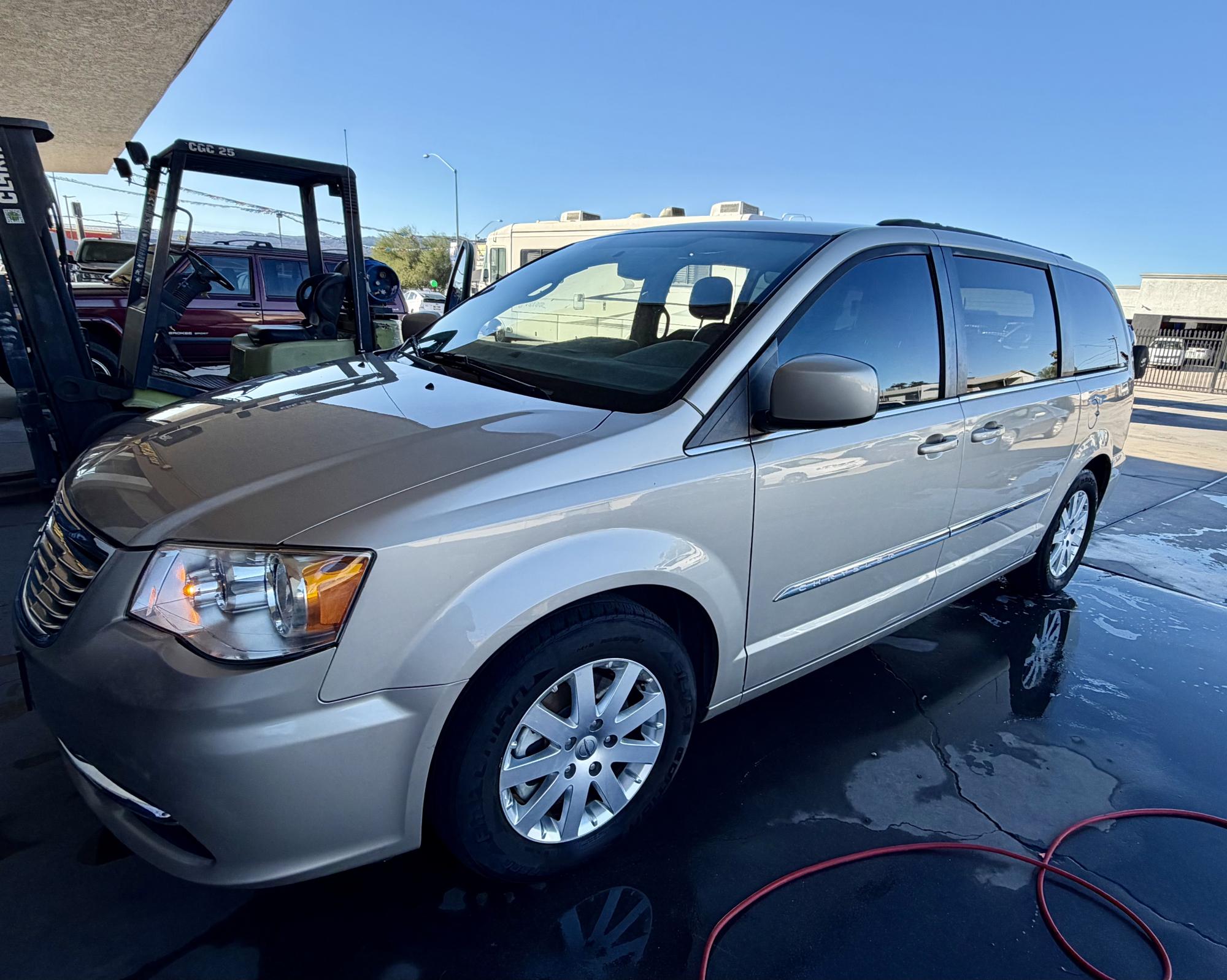 photo of 2015 Chrysler Town & Country Touring new engine with receipt. 