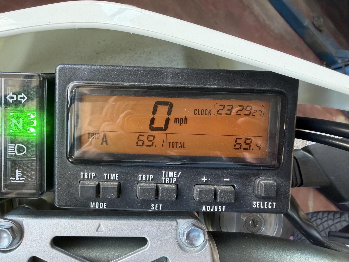 2023 White Suzuki DR-Z400SM - (JS1SK44A6P7) with an 398CC engine, located at 2190 Hwy 95, Bullhead City, AZ, 86442, (928) 704-0060, 0.000000, 0.000000 - On consignment. 2023 Suzuki Dr-Z400SM. 1 owner . like new. only 69 miles. Free and clear title. custom wheels. - Photo#1