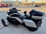 2020 White Can-Am Spyder RT/RTS/RTS SP/RT L - (2BXNBDD20LV) , located at 2190 Hwy 95, Bullhead City, AZ, 86442, (928) 704-0060, 0.000000, 0.000000 - 2020 can am spider RT only 2900 miles 1 owner lots of extras - Photo#2