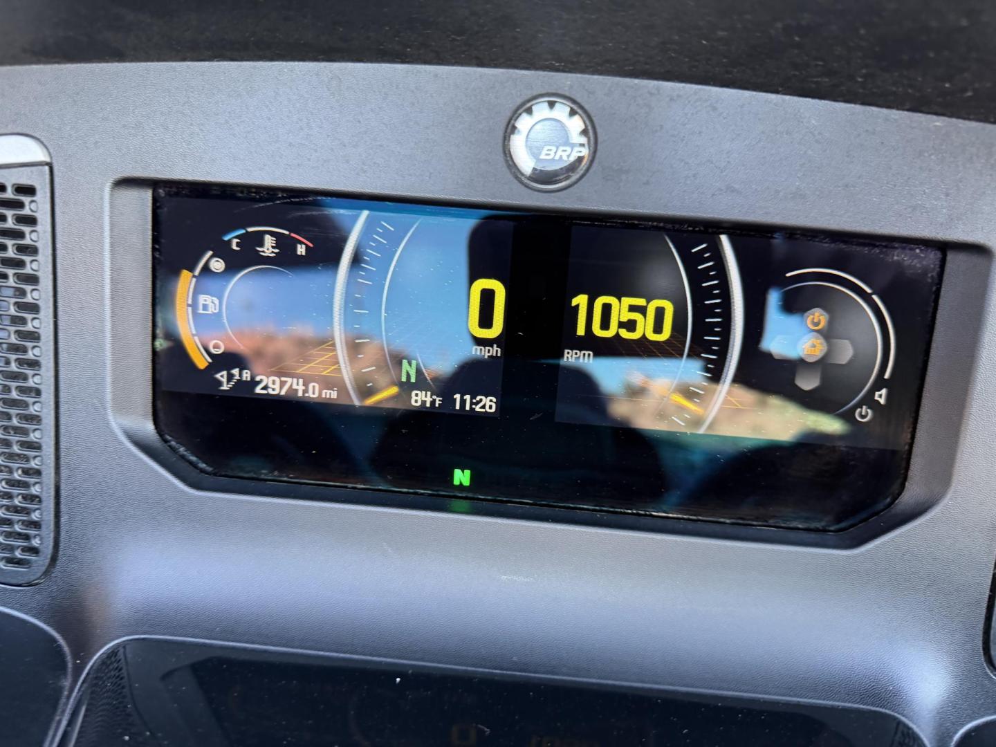 2020 White Can-Am Spyder RT/RTS/RTS SP/RT L - (2BXNBDD20LV) , located at 2190 Hwy 95, Bullhead City, AZ, 86442, (928) 704-0060, 0.000000, 0.000000 - 2020 can am spider RT only 2900 miles 1 owner lots of extras - Photo#9