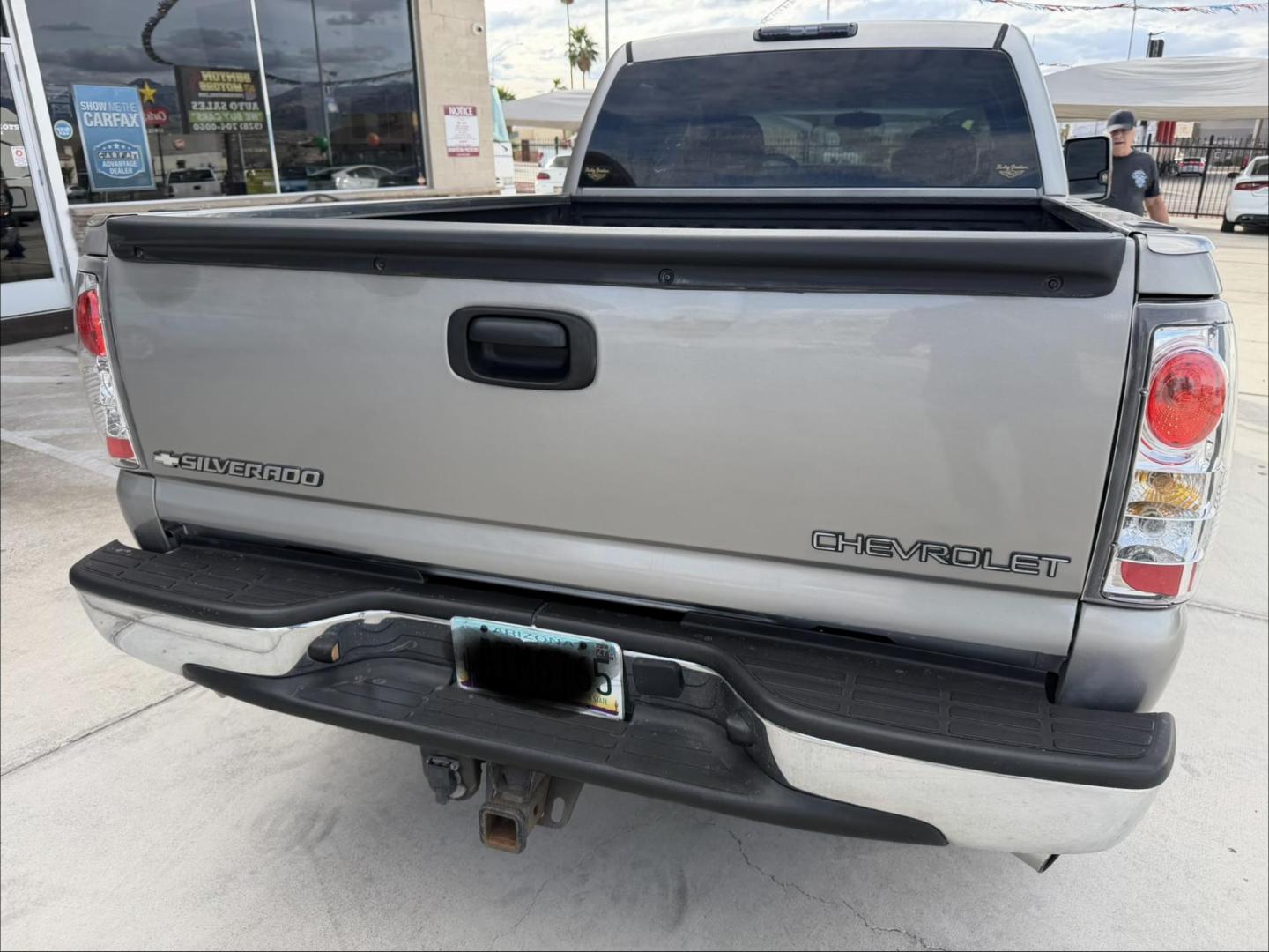 2002 Charcoal /grey Chevrolet Silverado 2500HD Crew Cab Long Bed 4WD (1GCHK23U92F) with an 6.0L V8 OHV 16V engine, located at 2190 Hwy 95, Bullhead City, AZ, 86442, (928) 704-0060, 0.000000, 0.000000 - 2002 Chevrolet Silverado crew cab short bed 4x4. Brand new tires . completelyt serviced. power windows, locks, tilt cruise. bedliner. tow package. 2500 series 6.0 engine. free and clear arizona title. Only at Dunton Motors. Financing available on approved credit. - Photo#2