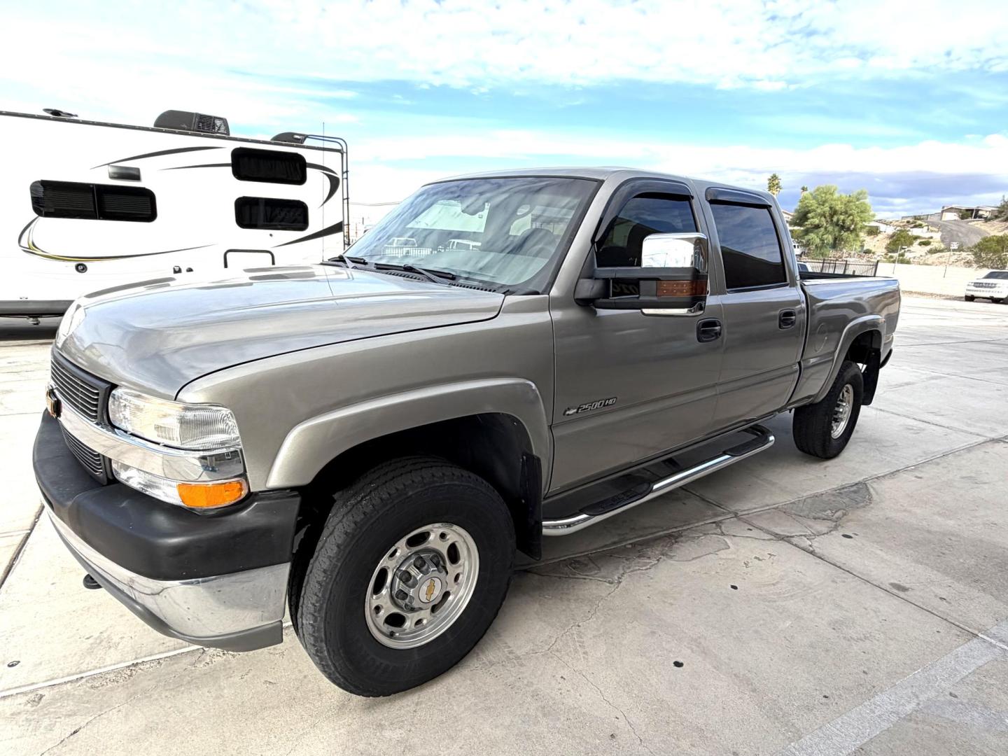 2002 Charcoal /grey Chevrolet Silverado 2500HD Crew Cab Long Bed 4WD (1GCHK23U92F) with an 6.0L V8 OHV 16V engine, located at 2190 Hwy 95, Bullhead City, AZ, 86442, (928) 704-0060, 0.000000, 0.000000 - 2002 Chevrolet Silverado crew cab short bed 4x4. Brand new tires . completelyt serviced. power windows, locks, tilt cruise. bedliner. tow package. 2500 series 6.0 engine. free and clear arizona title. Only at Dunton Motors. Financing available on approved credit. - Photo#1