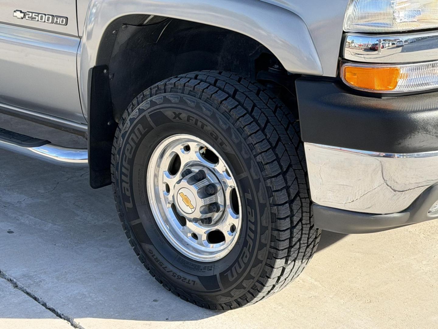 2002 Charcoal /grey Chevrolet Silverado 2500HD Crew Cab Long Bed 4WD (1GCHK23U92F) with an 6.0L V8 OHV 16V engine, located at 2190 Hwy 95, Bullhead City, AZ, 86442, (928) 704-0060, 0.000000, 0.000000 - 2002 Chevrolet Silverado crew cab short bed 4x4. Brand new tires . completelyt serviced. power windows, locks, tilt cruise. bedliner. tow package. 2500 series 6.0 engine. free and clear arizona title. Only at Dunton Motors. Financing available on approved credit. - Photo#12