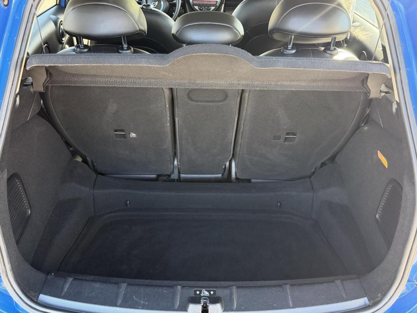 2013 Blue metallic Mini Countryman S ALL4 (WMWZC5C5XDW) with an 1.6L L4 DOHC 16V TURBO engine, located at 2190 Hwy 95, Bullhead City, AZ, 86442, (928) 704-0060, 0.000000, 0.000000 - Photo#6