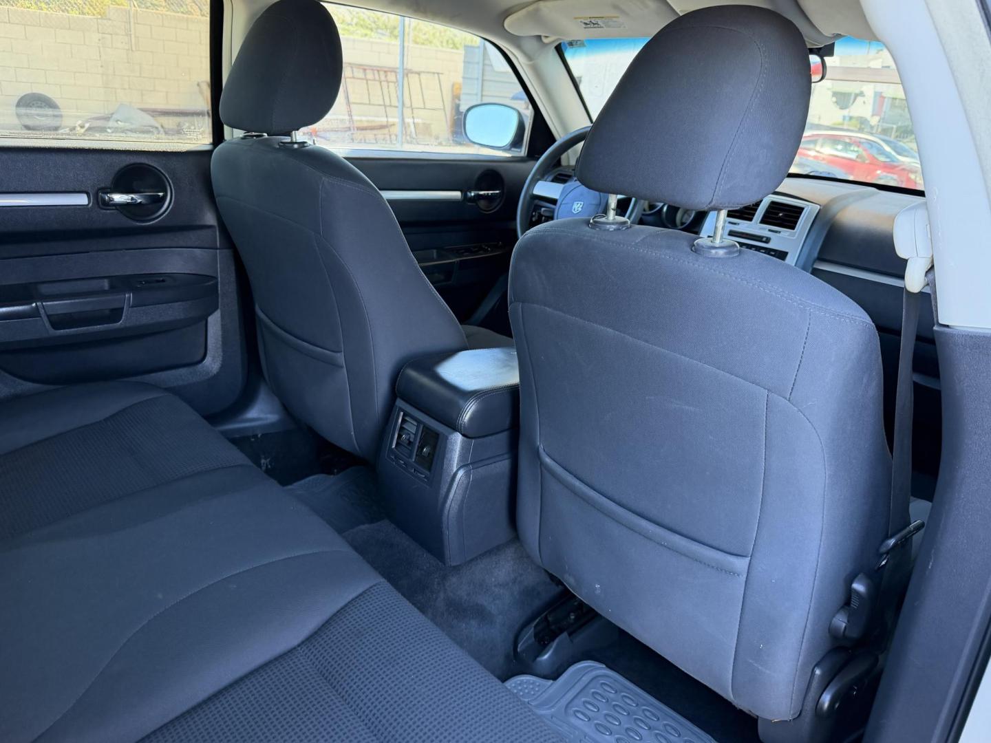 2010 Silver /BLACK Dodge Charger , located at 2190 Hwy 95, Bullhead City, AZ, 86442, (928) 704-0060, 0.000000, 0.000000 - 2012 Dodge Charger SXT. Brand new tires. 3.5 V6 engine. automatic transmission. power windows locks. cold ac. completely serviced. Runs and drives great. free warranty. free carfax . In house financing available. Only at Dunton Motors. - Photo#13