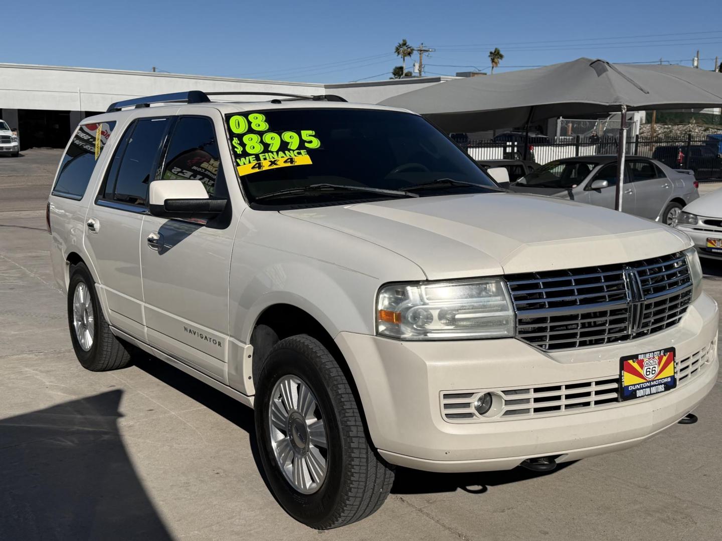 2008 White /tan/ black Lincoln Navigator ultimate 4x4 , located at 2190 Hwy 95, Bullhead City, AZ, 86442, (928) 704-0060, 0.000000, 0.000000 - 2008 Lincoln Navigator ultimate 4x4 . new transmission. 3rd row seating , leather , loaded, moonroof, michelin tires. - Photo#4