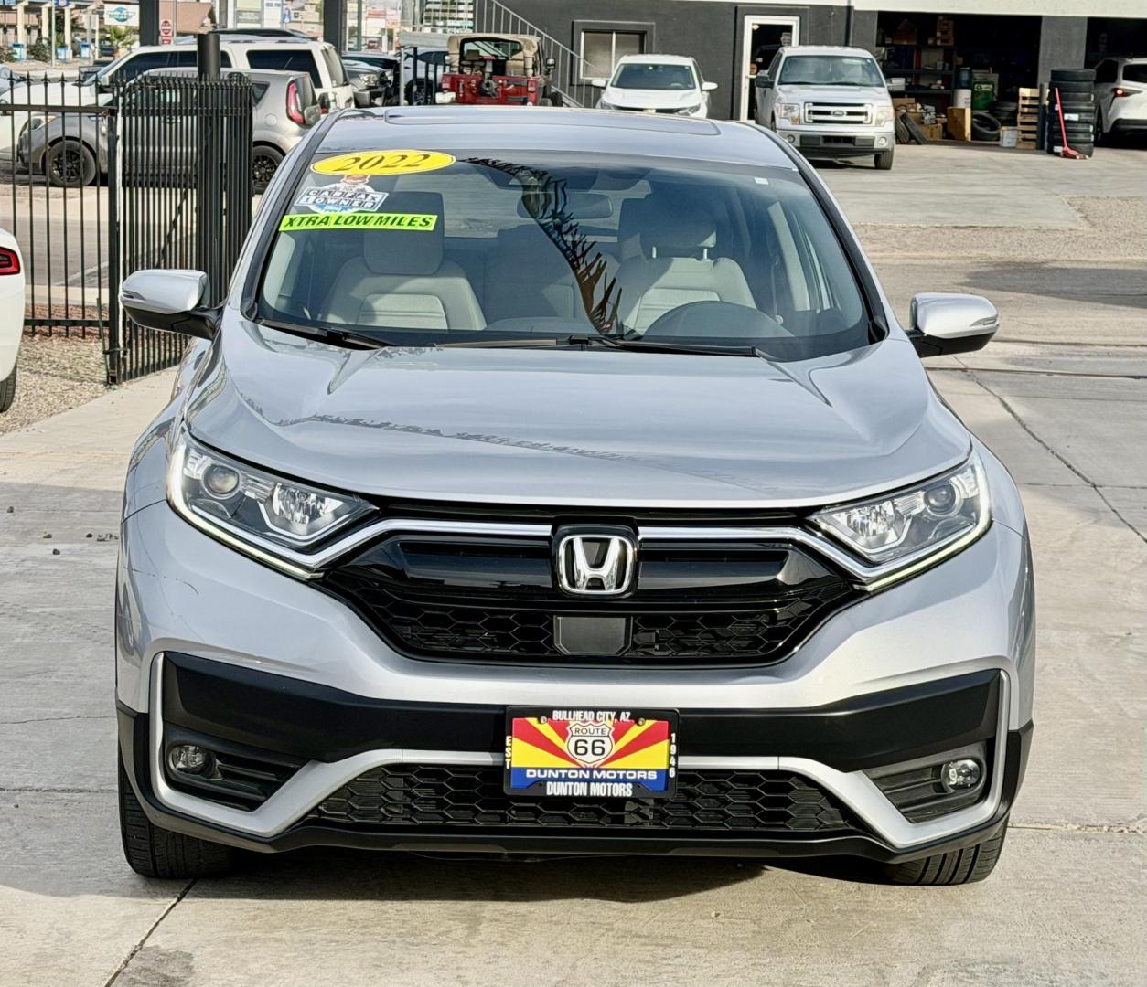 2022 Silver Honda CR-V EX 2WD (5J6RW1H5XNL) with an 1.5L L4 16V DOHC TURBO engine, CVT transmission, located at 2190 Hwy 95, Bullhead City, AZ, 86442, (928) 704-0060, 0.000000, 0.000000 - 2022 Honda CR-V EX. *1 owner , only 14k miles so many features. 1.4 turbo engine 28-34 MPG. . this car is fully loaded. Accident Avoidance Systems Adaptive Cruise Control,Alloy Wheels,Android ,AutoAnti-Theft System,Apple Carpplay ,Auto Start/Stop,Blind Spot Warning,Bluetooth,Braking Assist,Connecte - Photo#1