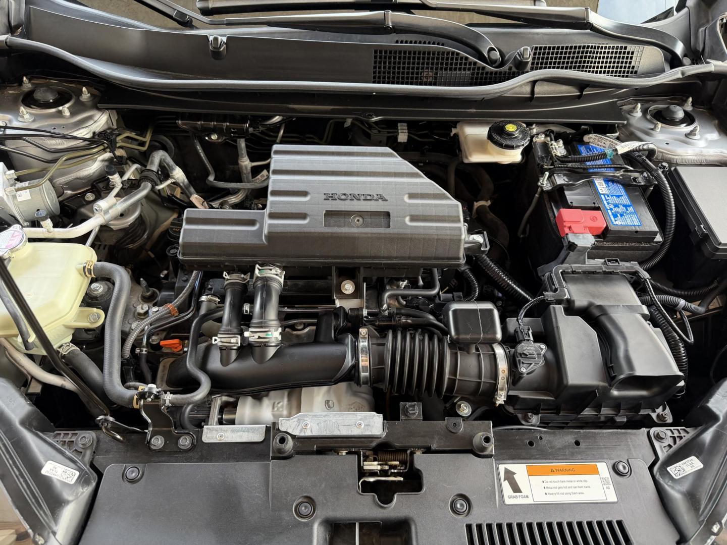 2022 Silver Honda CR-V EX 2WD (5J6RW1H5XNL) with an 1.5L L4 16V DOHC TURBO engine, CVT transmission, located at 2190 Hwy 95, Bullhead City, AZ, 86442, (928) 704-0060, 0.000000, 0.000000 - 2022 Honda CR-V EX. *1 owner , only 14k miles so many features. 1.4 turbo engine 28-34 MPG. . this car is fully loaded. Accident Avoidance Systems Adaptive Cruise Control,Alloy Wheels,Android ,AutoAnti-Theft System,Apple Carpplay ,Auto Start/Stop,Blind Spot Warning,Bluetooth,Braking Assist,Connecte - Photo#11