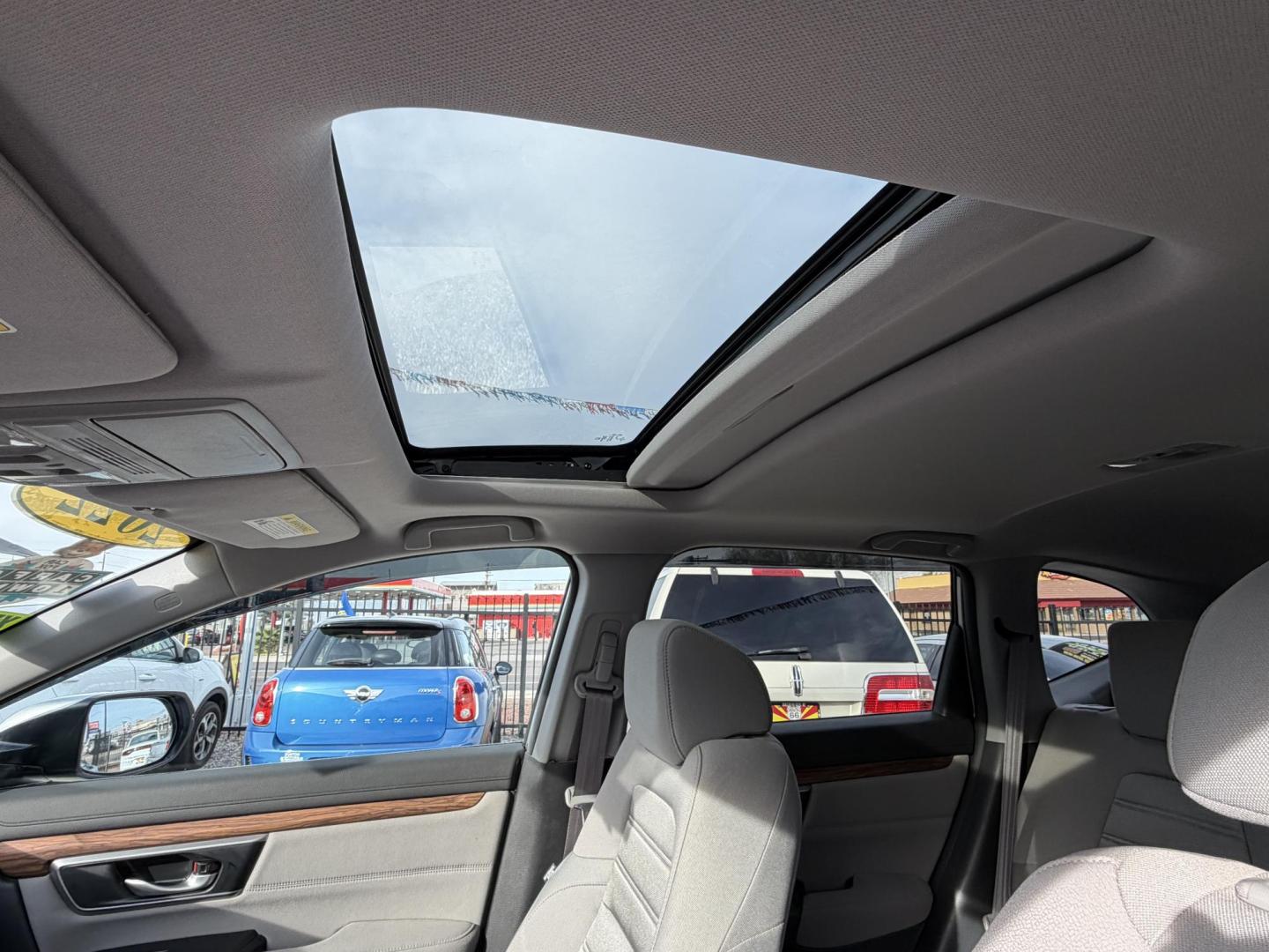 2022 Silver Honda CR-V EX 2WD (5J6RW1H5XNL) with an 1.5L L4 16V DOHC TURBO engine, CVT transmission, located at 2190 Hwy 95, Bullhead City, AZ, 86442, (928) 704-0060, 0.000000, 0.000000 - 2022 Honda CR-V EX. *1 owner , only 14k miles so many features. 1.4 turbo engine 28-34 MPG. . this car is fully loaded. Accident Avoidance Systems Adaptive Cruise Control,Alloy Wheels,Android ,AutoAnti-Theft System,Apple Carpplay ,Auto Start/Stop,Blind Spot Warning,Bluetooth,Braking Assist,Connecte - Photo#17