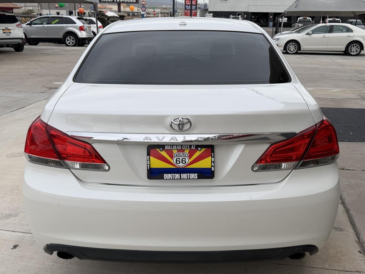 2011 White Toyota Avalon Base (4T1BK3DB1BU) with an 3.5L V6 DOHC 24V engine, 6-Speed Automatic transmission, located at 2190 Hwy 95, Bullhead City, AZ, 86442, (928) 704-0060, 0.000000, 0.000000 - Photo#3