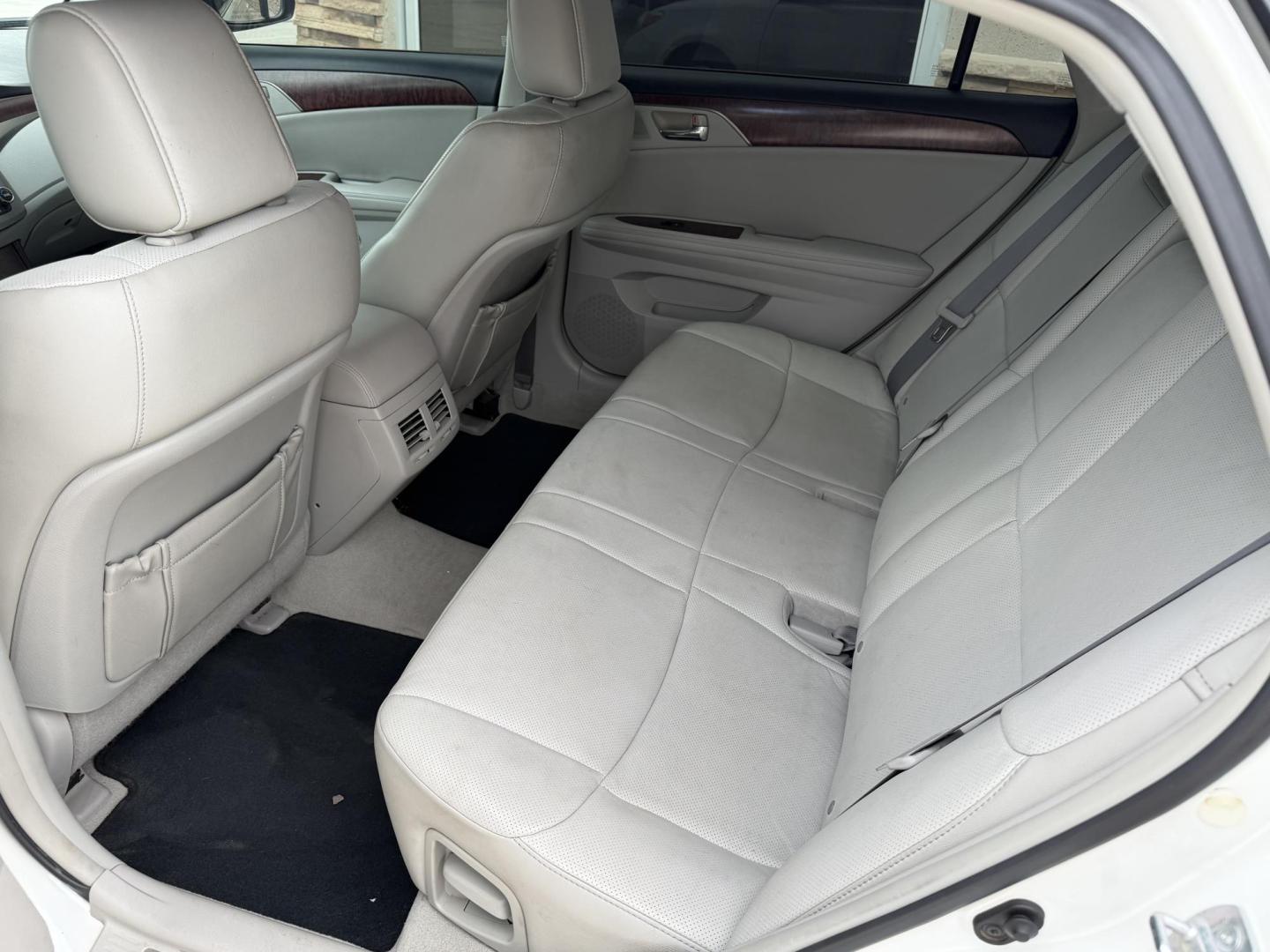 2011 White Toyota Avalon Base (4T1BK3DB1BU) with an 3.5L V6 DOHC 24V engine, 6-Speed Automatic transmission, located at 2190 Hwy 95, Bullhead City, AZ, 86442, (928) 704-0060, 0.000000, 0.000000 - Photo#7