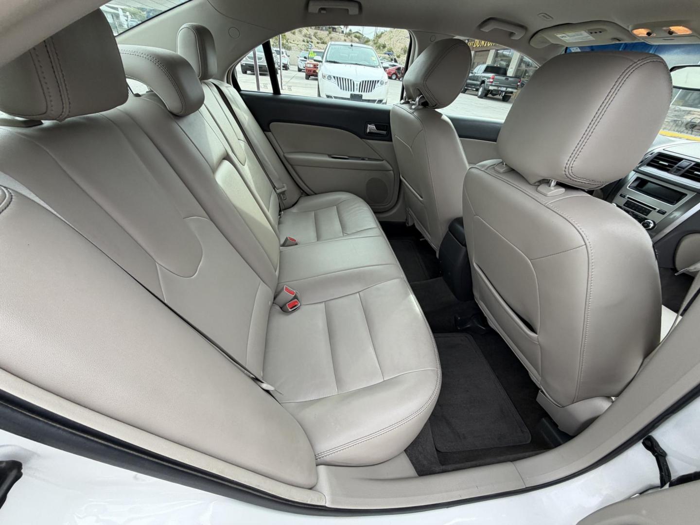 2012 White Ford Fusion SEL (3FAHP0JG6CR) with an 3.0L V6 DOHC 24V engine, located at 2190 Hwy 95, Bullhead City, AZ, 86442, (928) 704-0060, 0.000000, 0.000000 - Photo#7