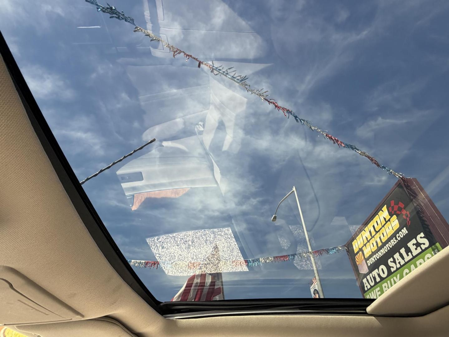 2011 White Lincoln MKX FWD (2LMDJ6JK9BB) with an 3.7L V6 DOHC 24V engine, 6-Speed Automatic transmission, located at 2190 Hwy 95, Bullhead City, AZ, 86442, (928) 704-0060, 0.000000, 0.000000 - Photo#4