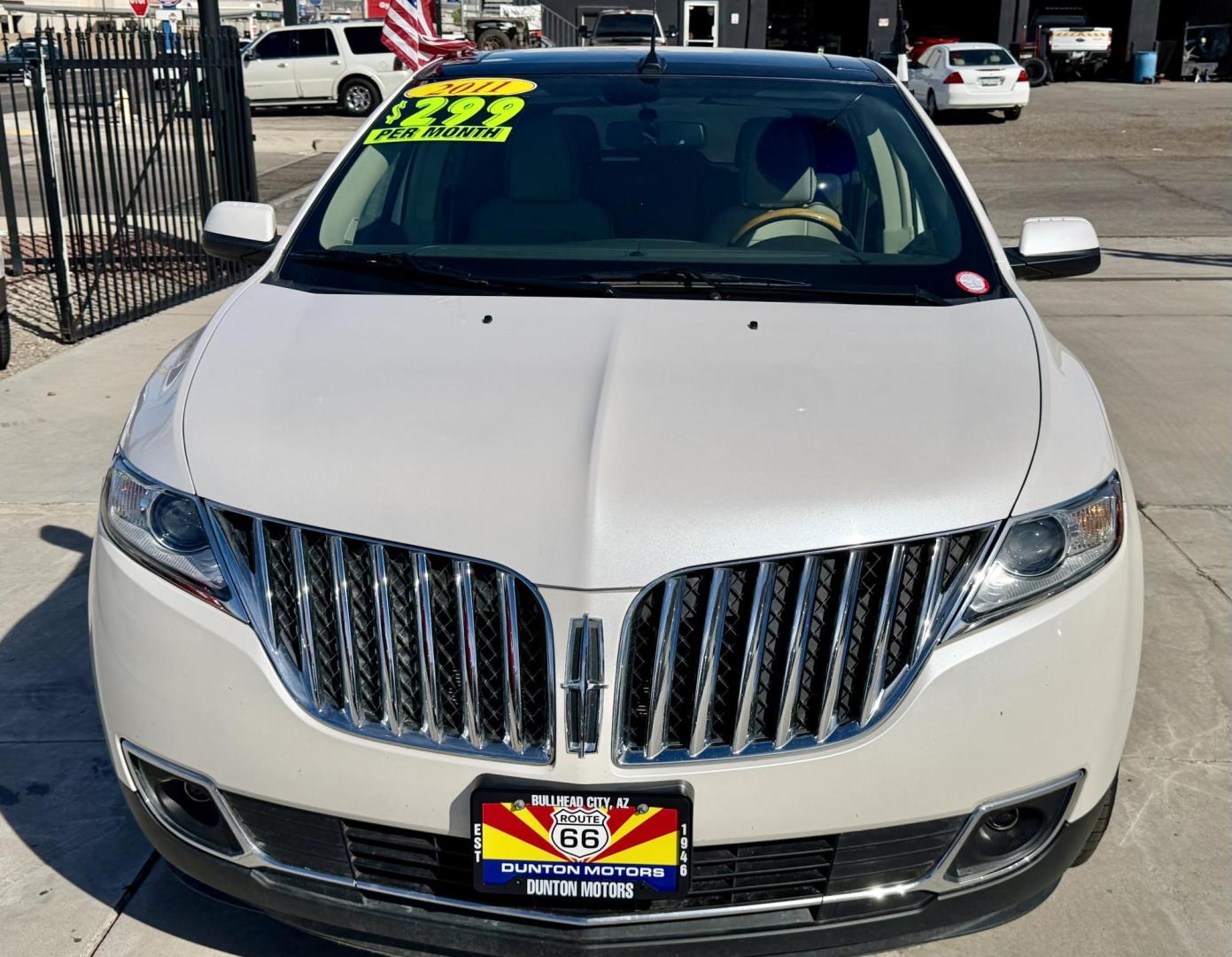 2011 White Lincoln MKX FWD (2LMDJ6JK9BB) with an 3.7L V6 DOHC 24V engine, 6-Speed Automatic transmission, located at 2190 Hwy 95, Bullhead City, AZ, 86442, (928) 704-0060, 0.000000, 0.000000 - Photo#8