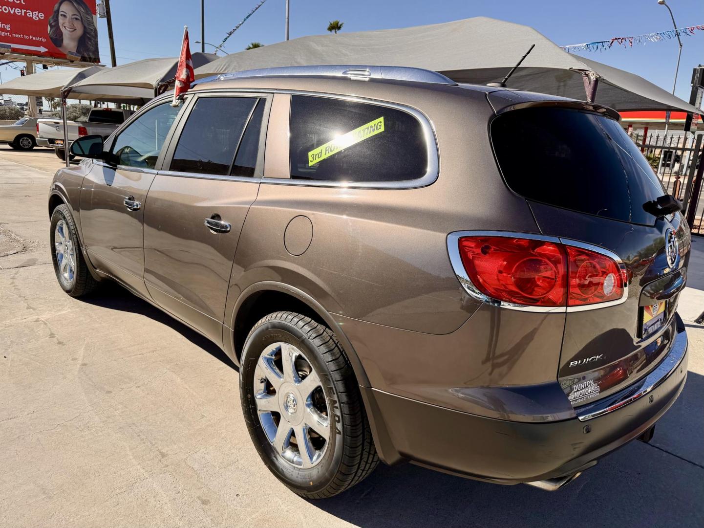 2008 Gold metallic Buick Enclave CXL , located at 2190 Hwy 95, Bullhead City, AZ, 86442, (928) 704-0060, 0.000000, 0.000000 - Photo#2
