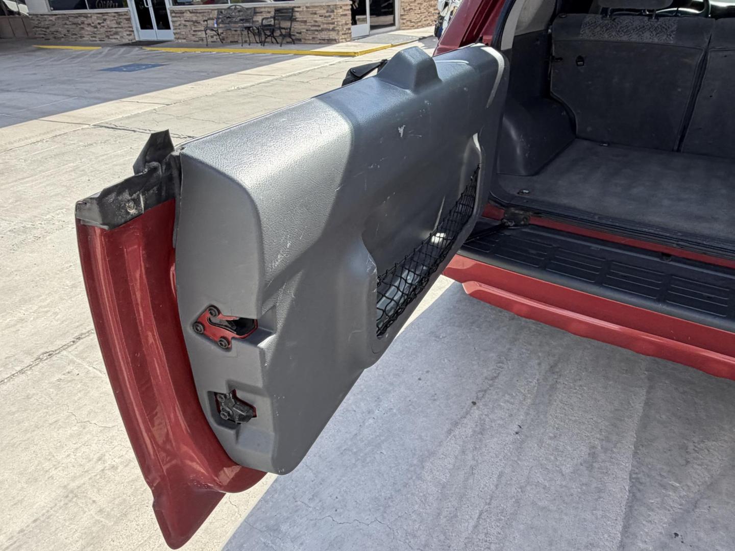 2000 Orange metallic /Grey Isuzu Rodeo LS , located at 2190 Hwy 95, Bullhead City, AZ, 86442, (928) 704-0060, 0.000000, 0.000000 - 2000 Isuzu rodeo . S . 3.2 v6 automatic , power windows locks cold ac . 4 wheel drive . In house financing available - Photo#5