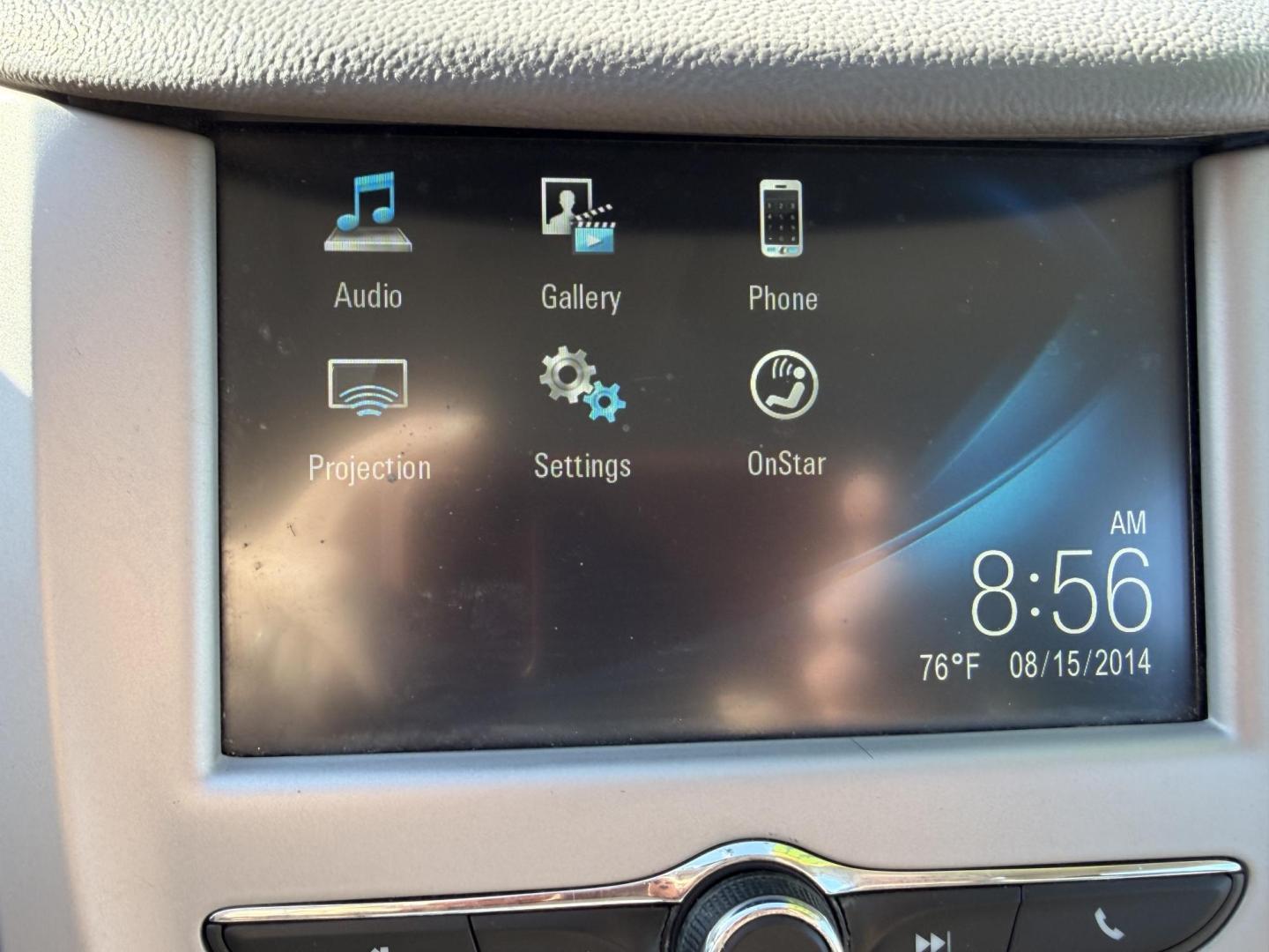 2017 Silver Chevrolet Cruze LS Manual (1G1BB5SM3H7) with an 1.4L L4 DOHC 16V TURBO engine, 6M transmission, located at 2190 Hwy 95, Bullhead City, AZ, 86442, (928) 704-0060, 0.000000, 0.000000 - 2017 Chevrolet Cruze . 1 owner . Clean CARFAX . We finance . Warranty included - Photo#9