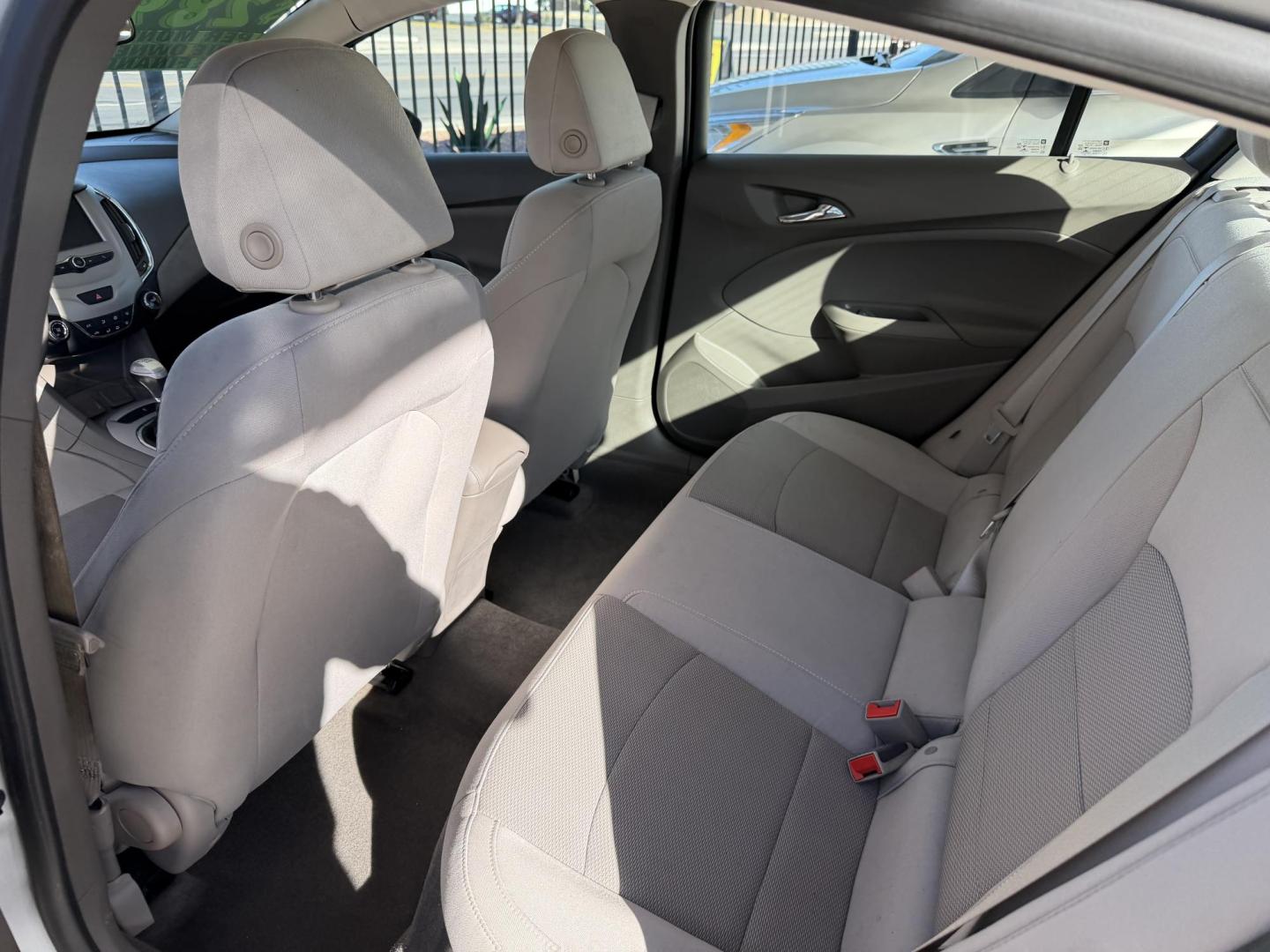 2017 Silver Chevrolet Cruze LS Manual (1G1BB5SM3H7) with an 1.4L L4 DOHC 16V TURBO engine, 6M transmission, located at 2190 Hwy 95, Bullhead City, AZ, 86442, (928) 704-0060, 0.000000, 0.000000 - 2017 Chevrolet Cruze . 1 owner . Clean CARFAX . We finance . Warranty included - Photo#11