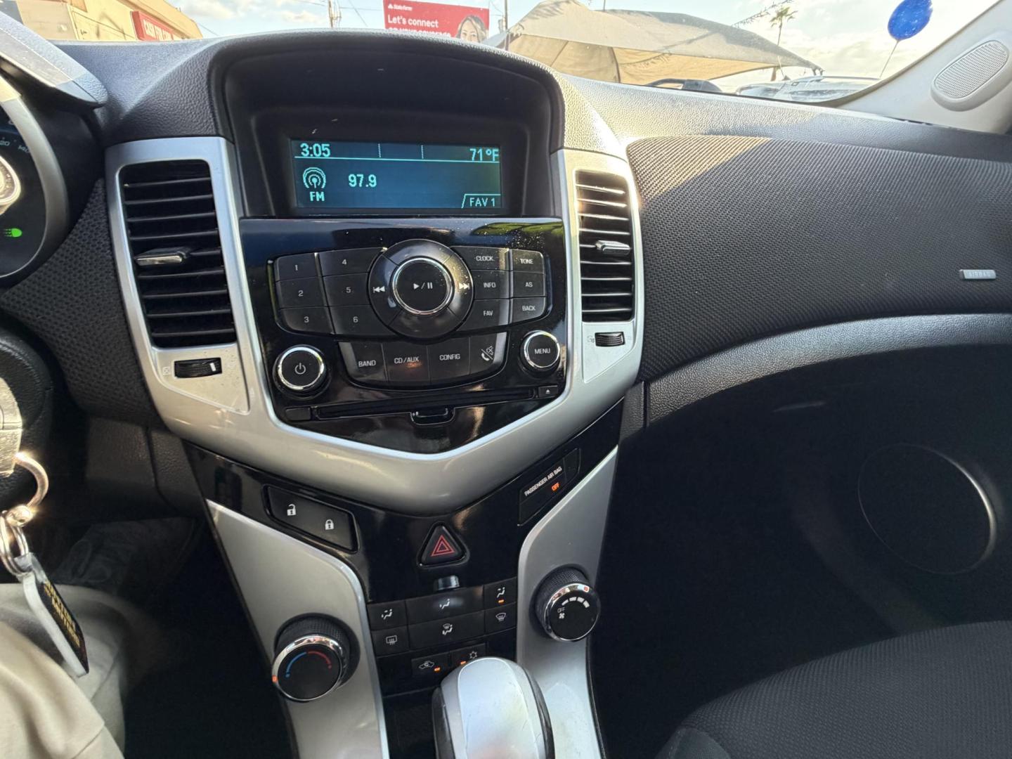 2011 Blue Chevrolet Cruze , located at 2190 Hwy 95, Bullhead City, AZ, 86442, (928) 704-0060, 0.000000, 0.000000 - Photo#6