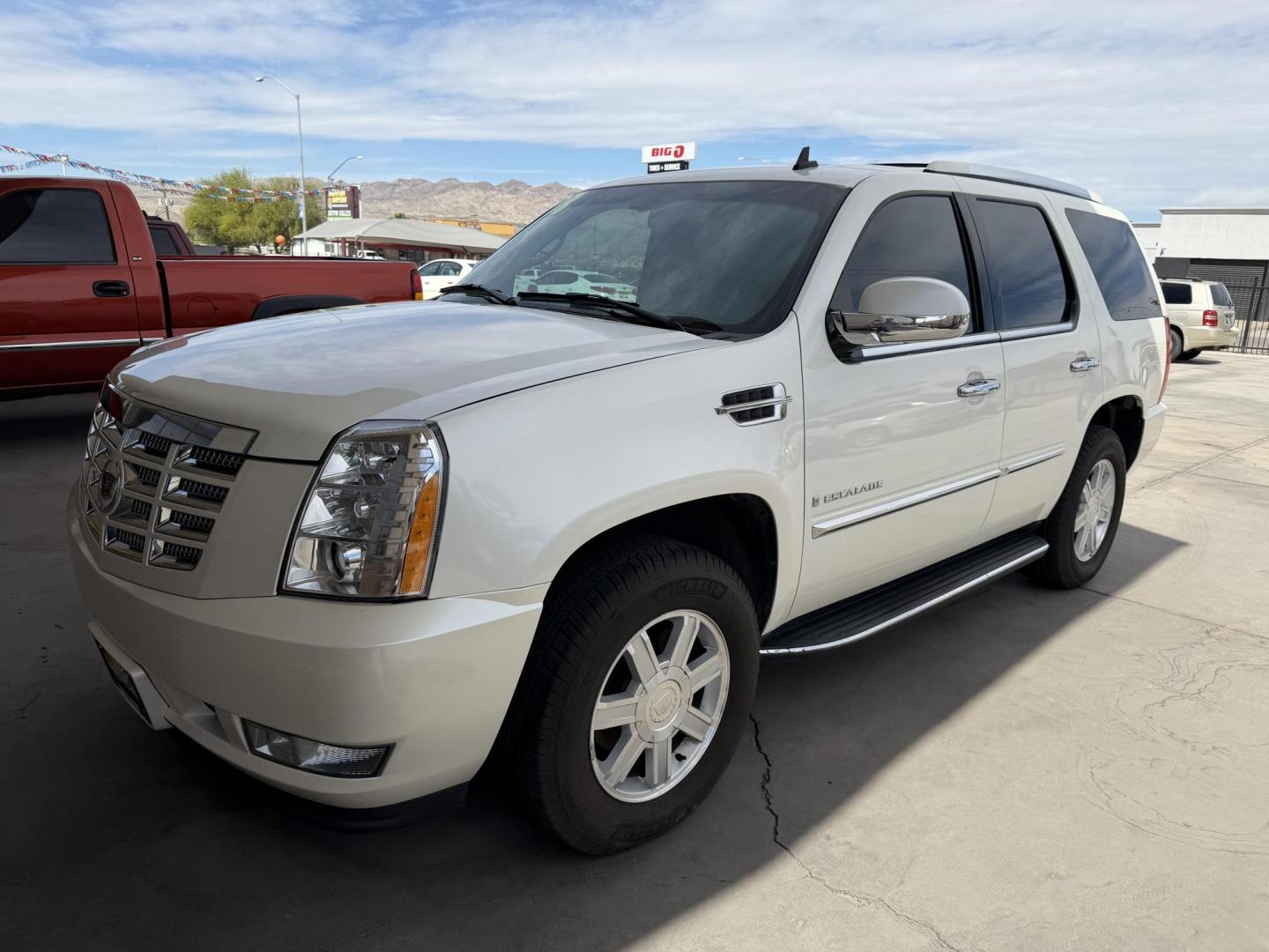 2008 White Cadillac Escalade 2WD (1GYEC63868R) with an 6.2L V8 OHV 16V engine, 6-Speed Automatic Overdrive transmission, located at 2190 Hwy 95, Bullhead City, AZ, 86442, (928) 704-0060, 0.000000, 0.000000 - 2008 Cadillac Escalade. * 1 owner. 3rd row seating. Leather loaded, Moonroof. tow package. top of the line 1 owner. . Michelin tires. financing available. Free carfax Free warranty. - Photo#8